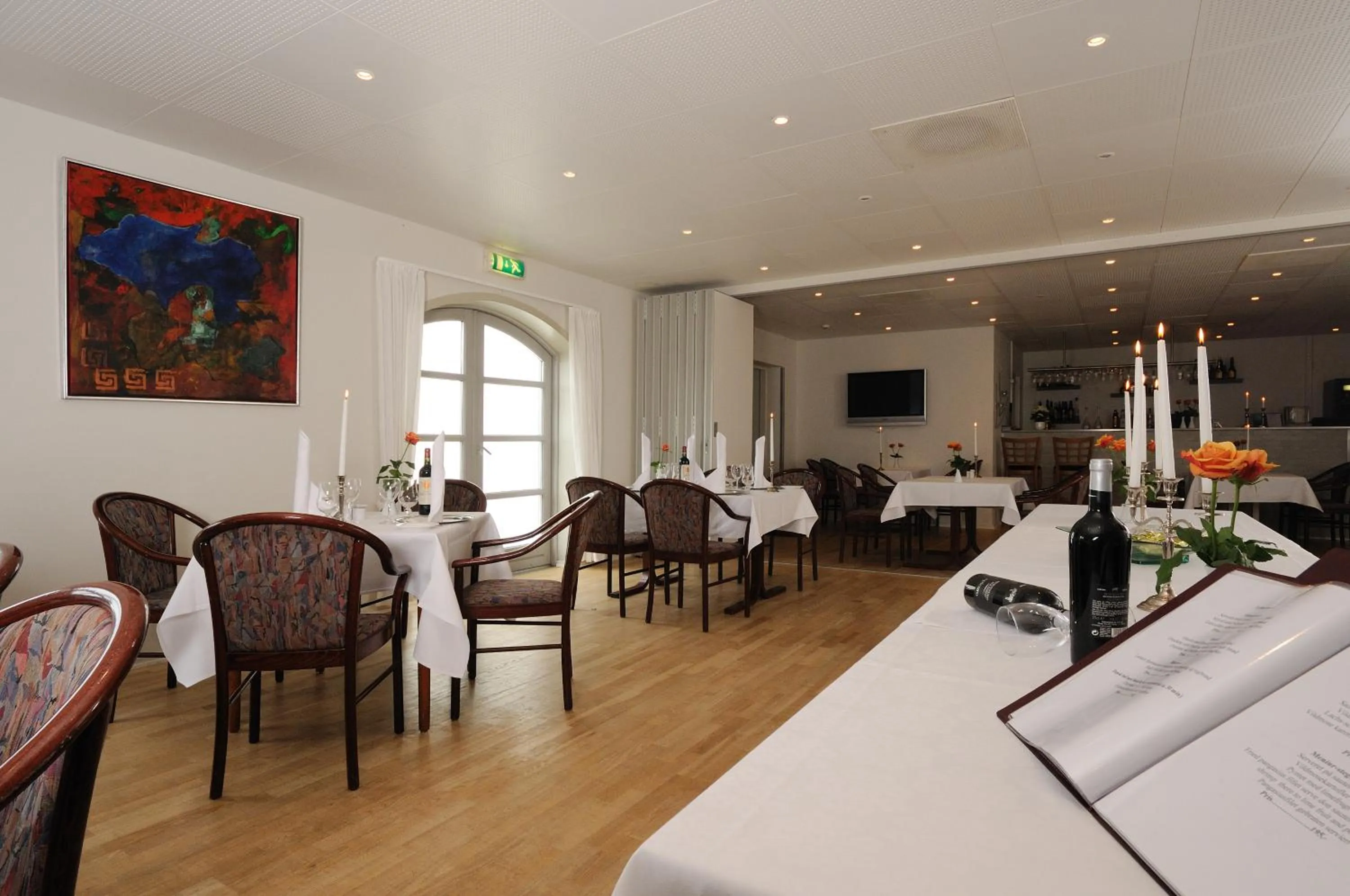 Restaurant/places to eat in Hotel Søparken