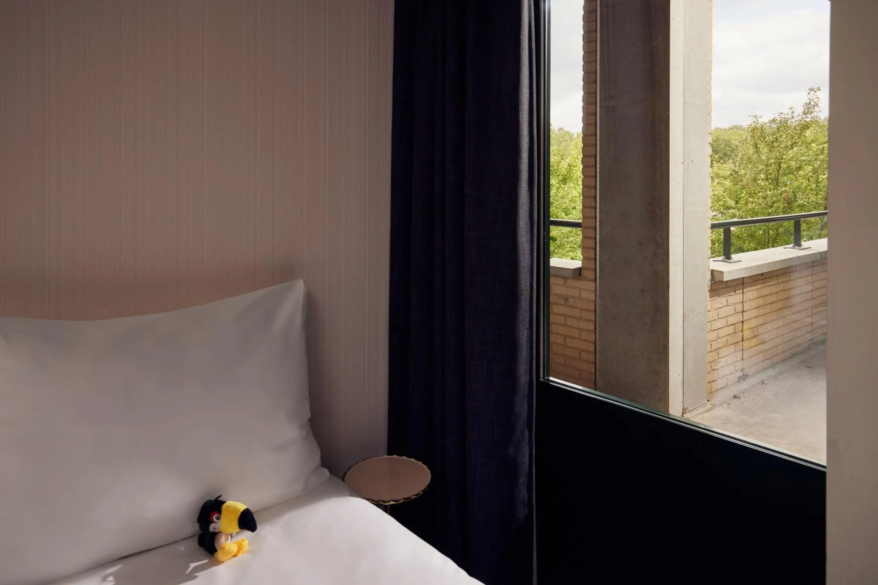 Bedroom, Bed in Van der Valk Hotel Sneek