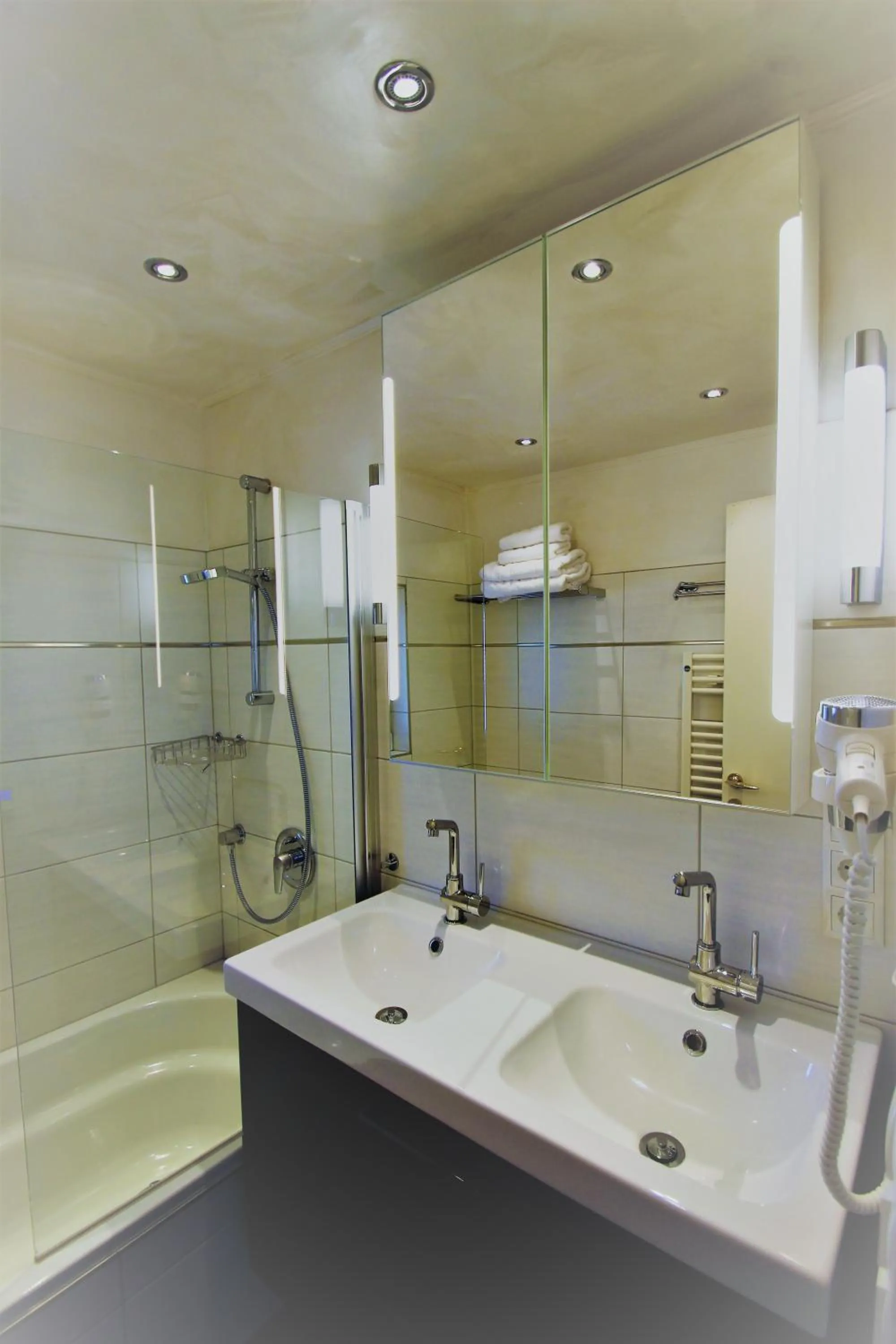 Bathroom in Alpenlandhaus Menardi