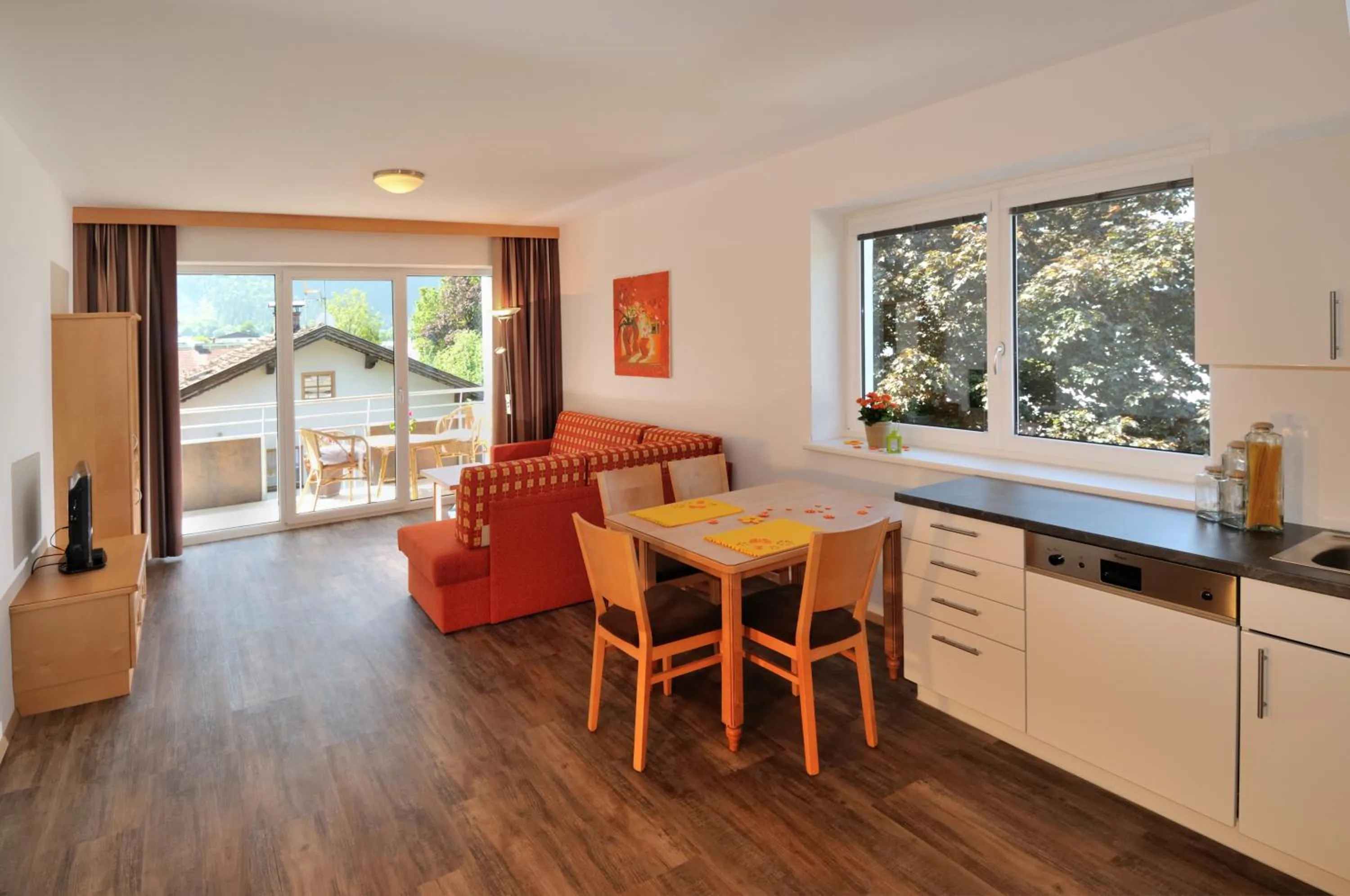 Kitchen or kitchenette in Pension Apartment Hödner