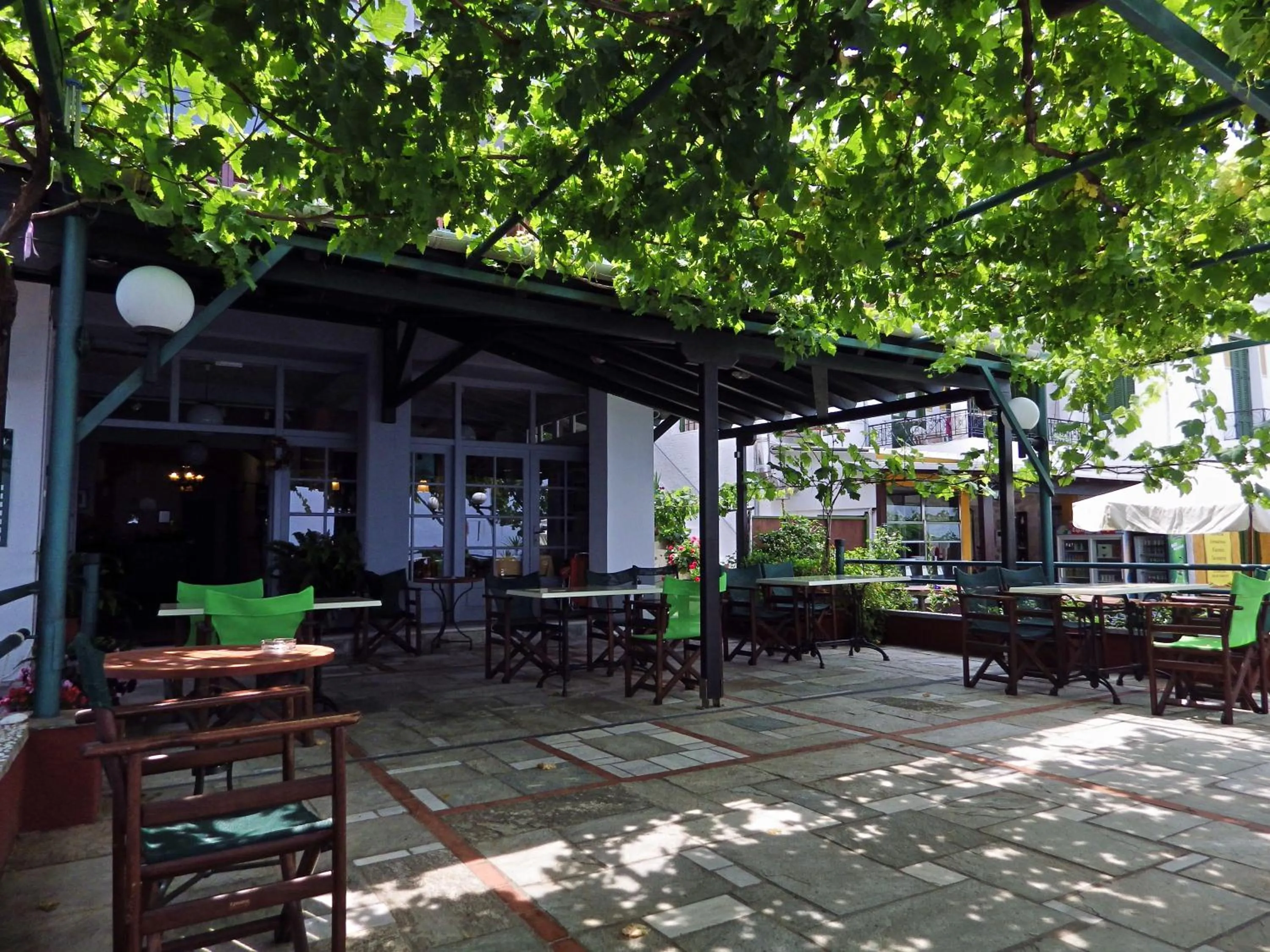 Restaurant/places to eat in Anesis Hotel