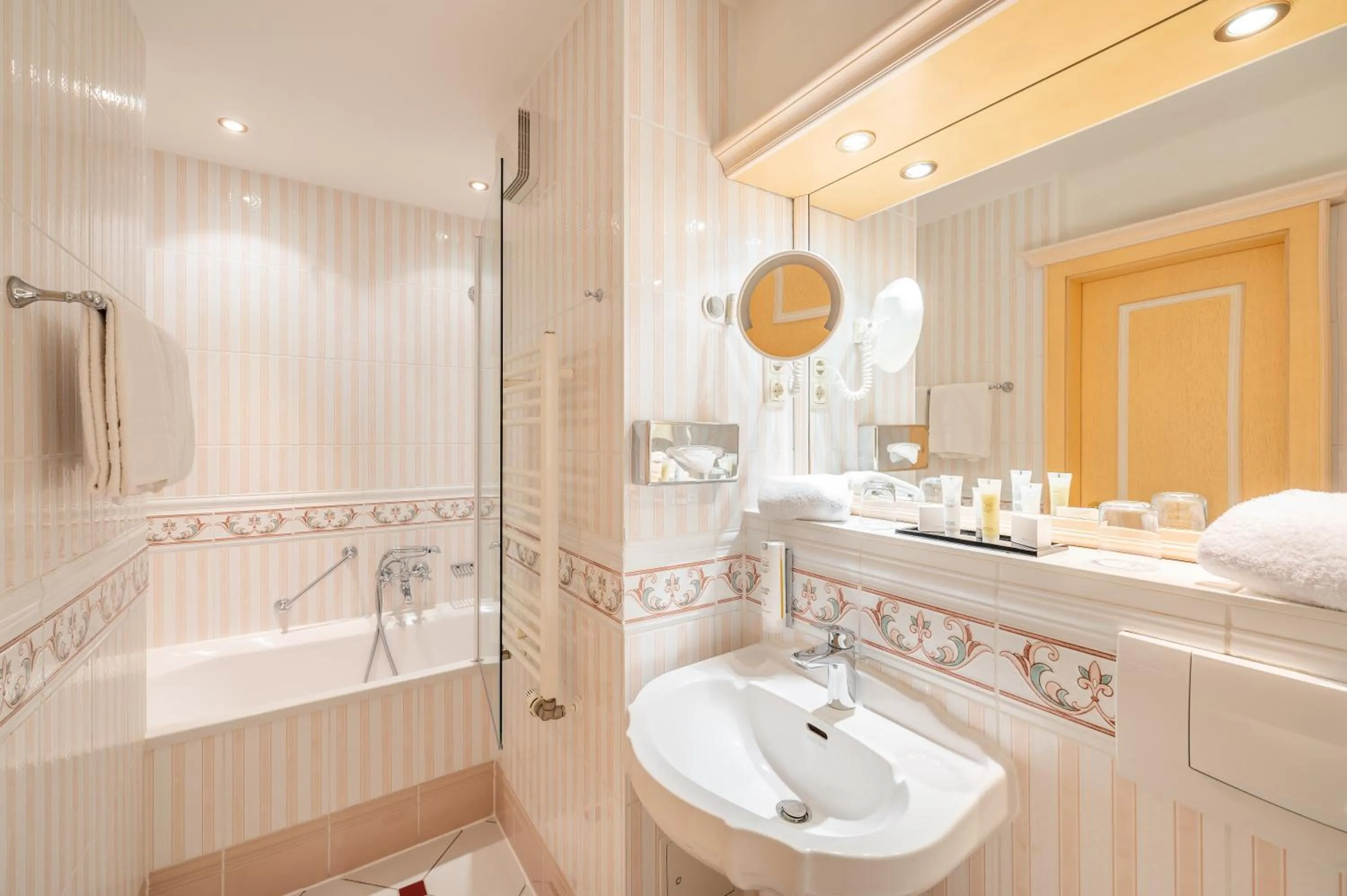 Bathroom in Rugard Thermal Strandhotel