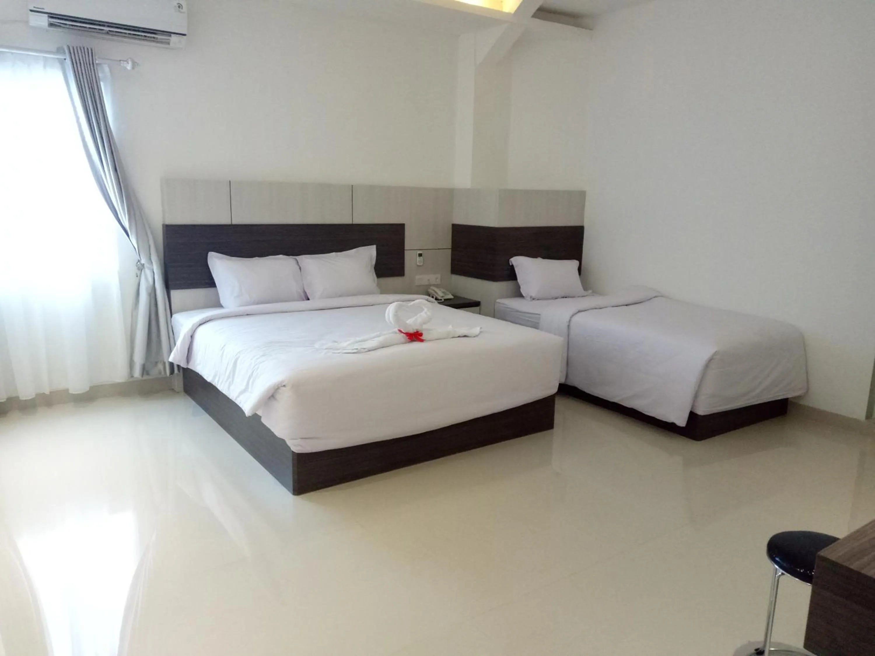 Bed in Seventeen Hotel