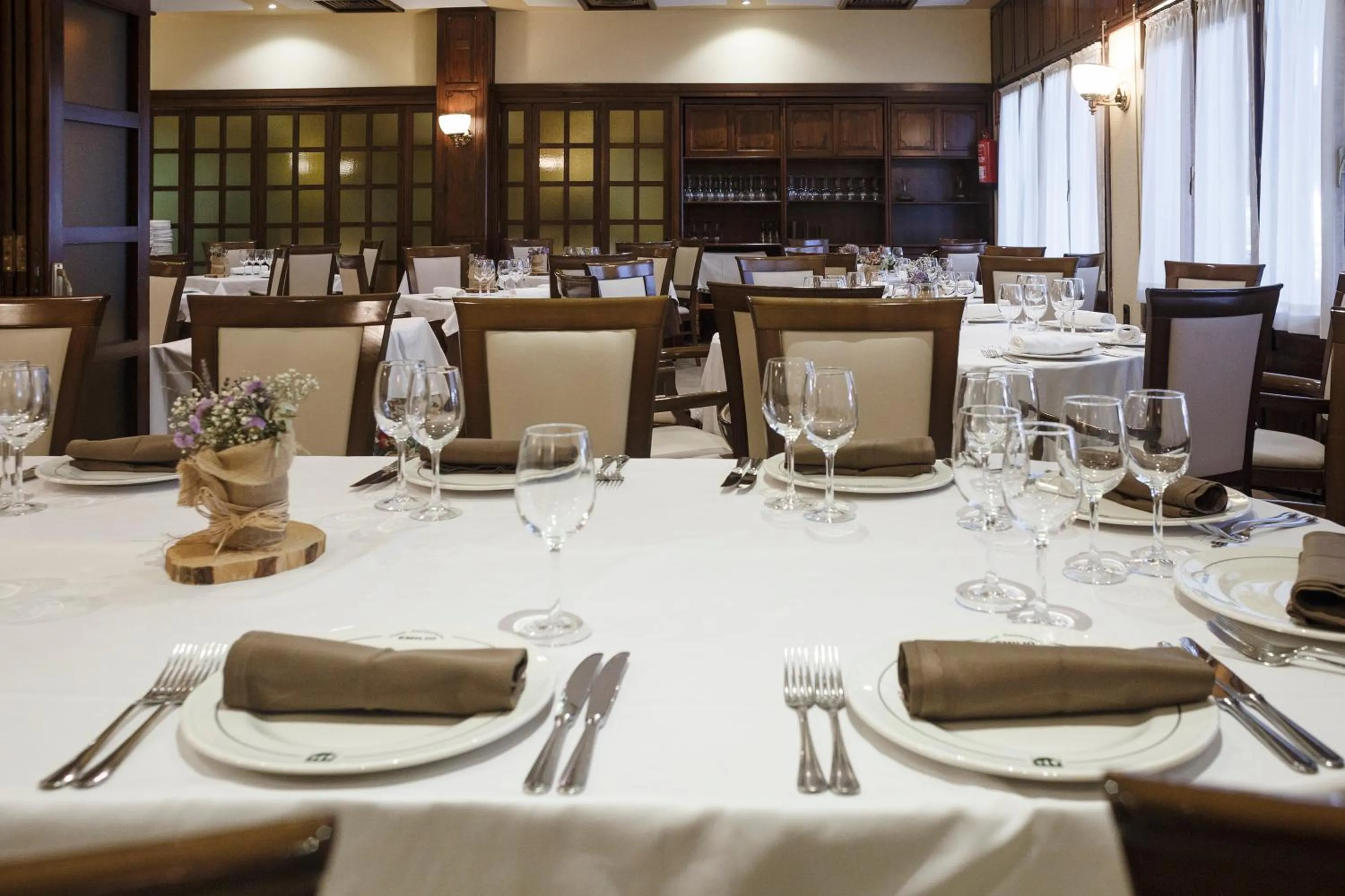 Restaurant/places to eat in Hotel Restaurante Emilio