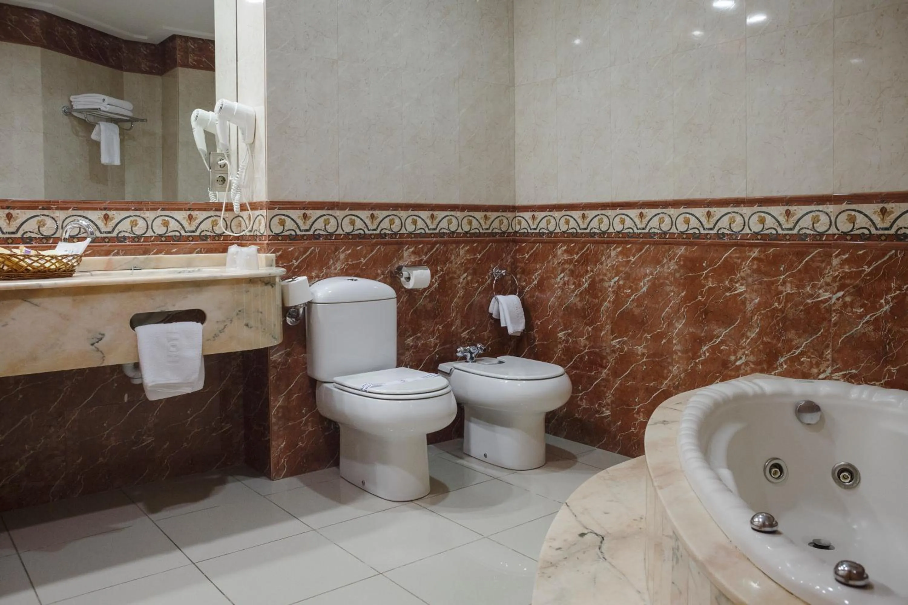 Bathroom in Hotel Restaurante Emilio