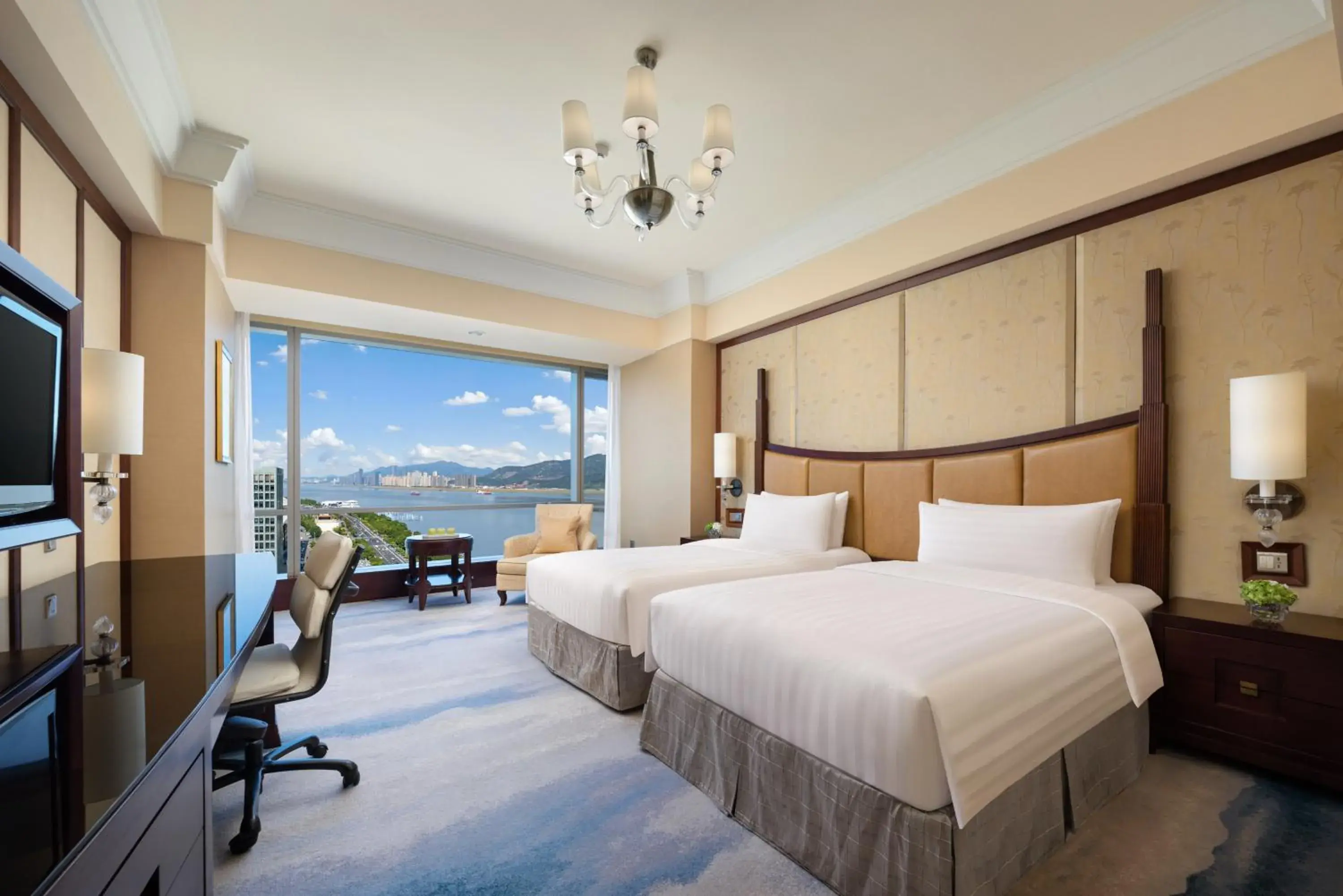 Deluxe Twin Room with River View in Shangri-La Wenzhou Deluxe Twin Room with River View in Shangri-La Wenzhou
