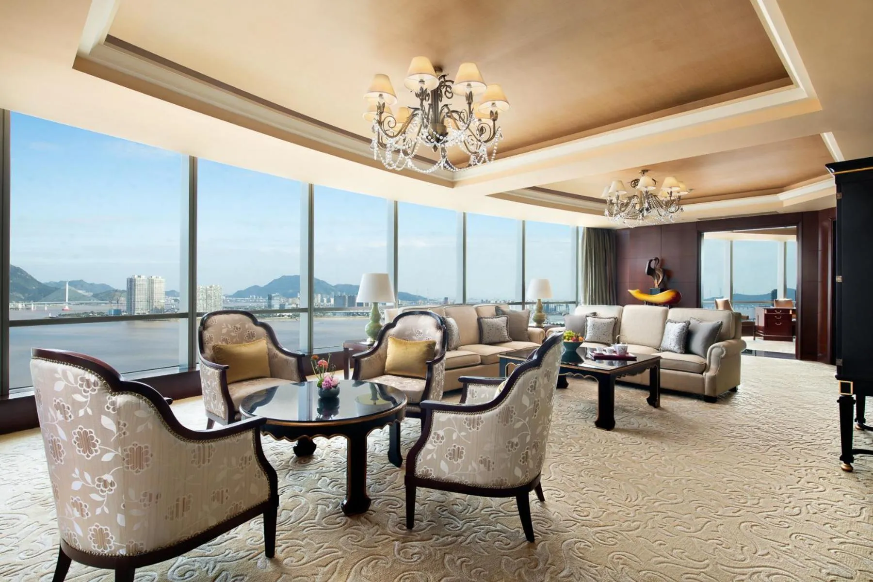 Living room in Shangri-La Wenzhou