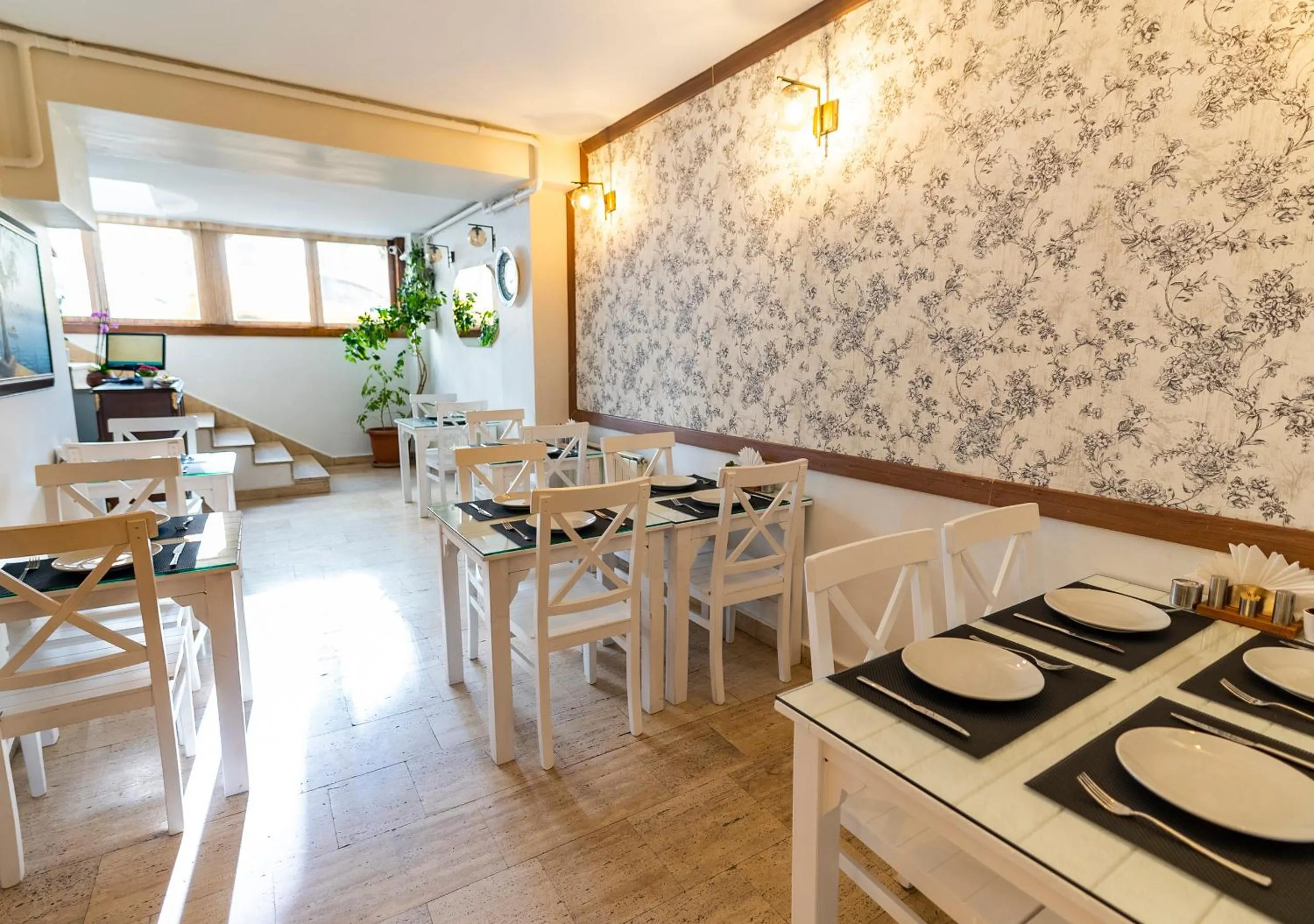 Restaurant/places to eat in Hotel Vera