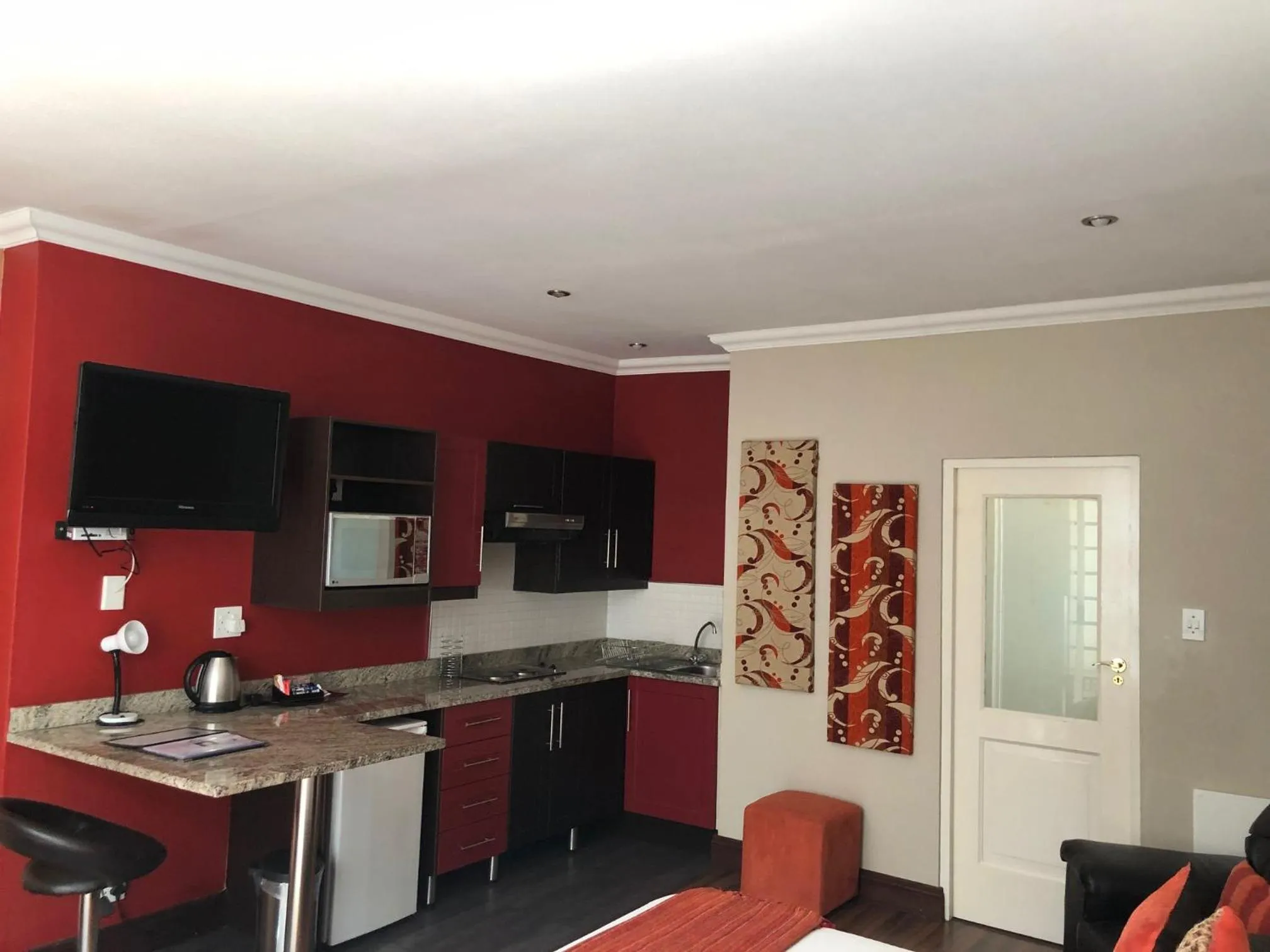 Kitchen or kitchenette in 314 on Clark Guest House