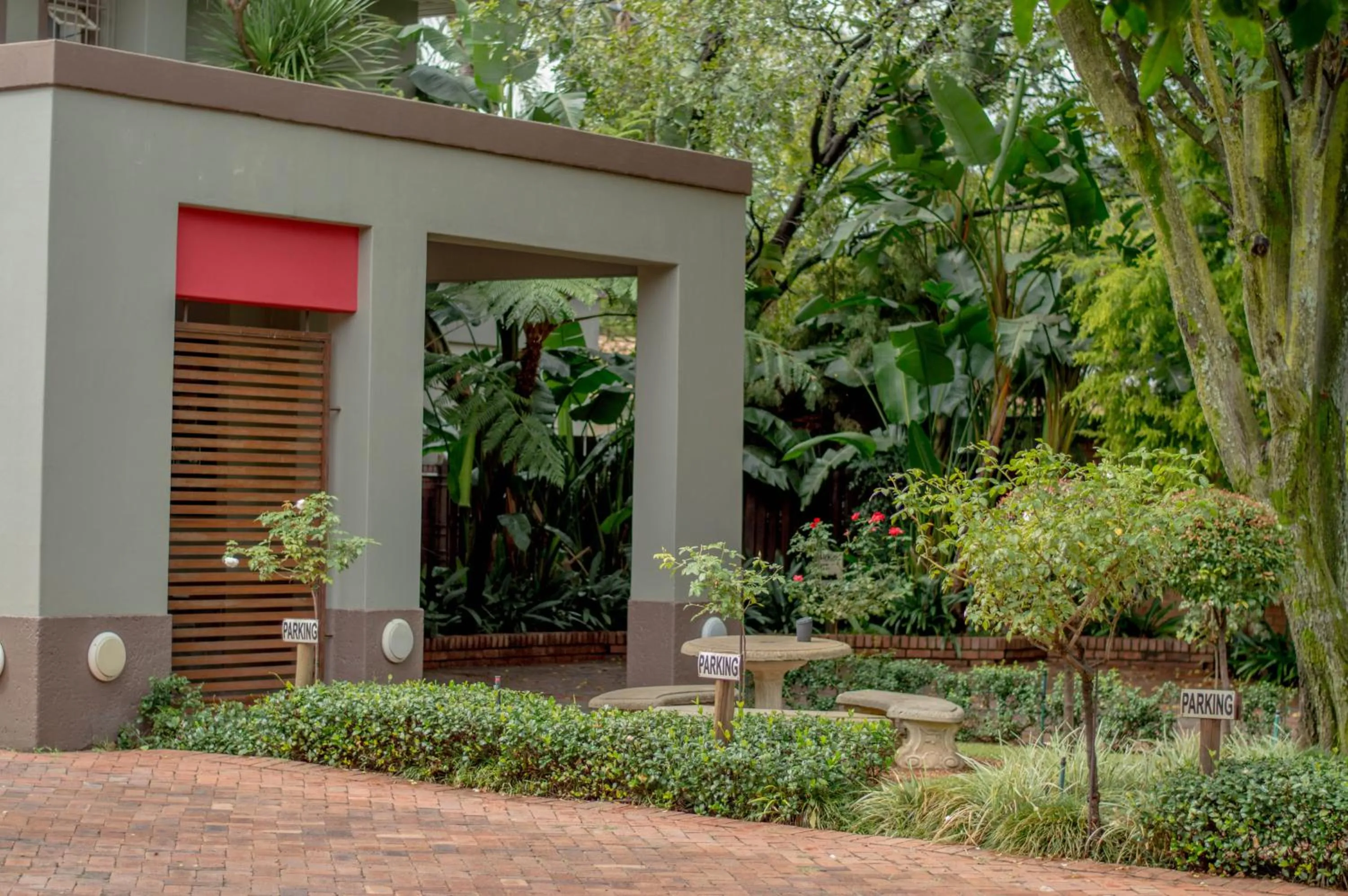 Garden in 314 on Clark Guest House