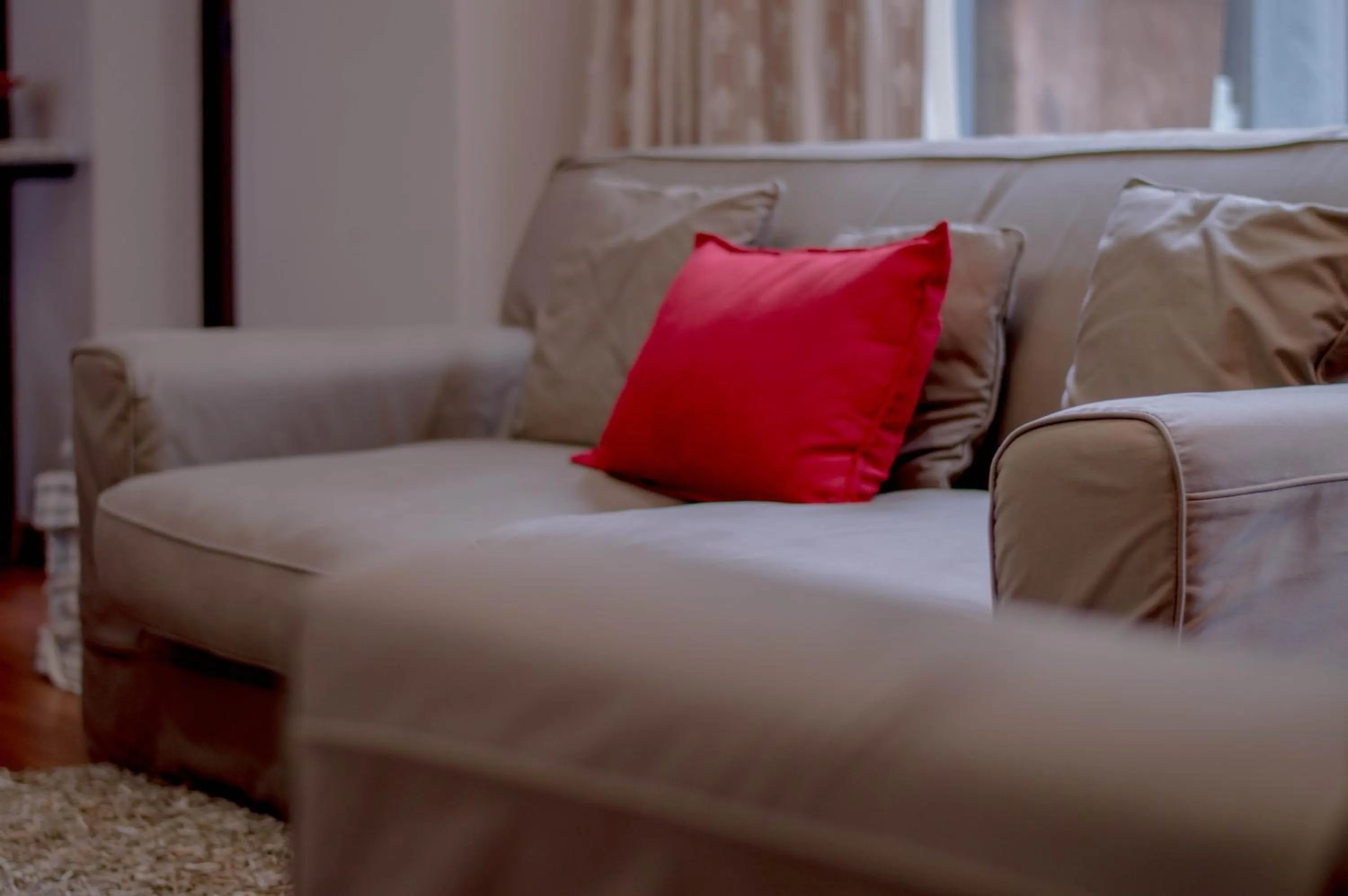 Seating area, Bed in 314 on Clark Guest House