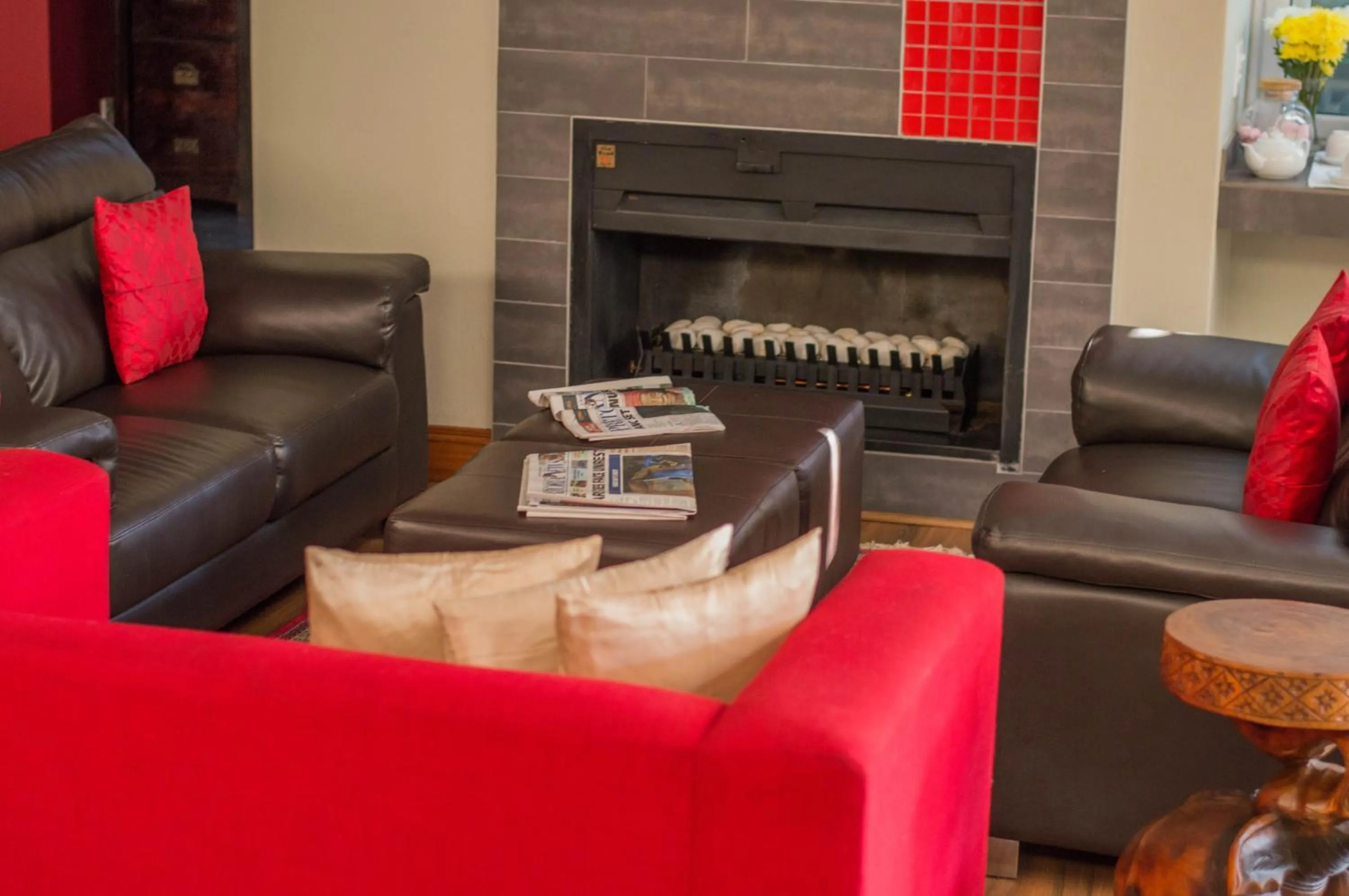 Communal lounge/ TV room in 314 on Clark Guest House