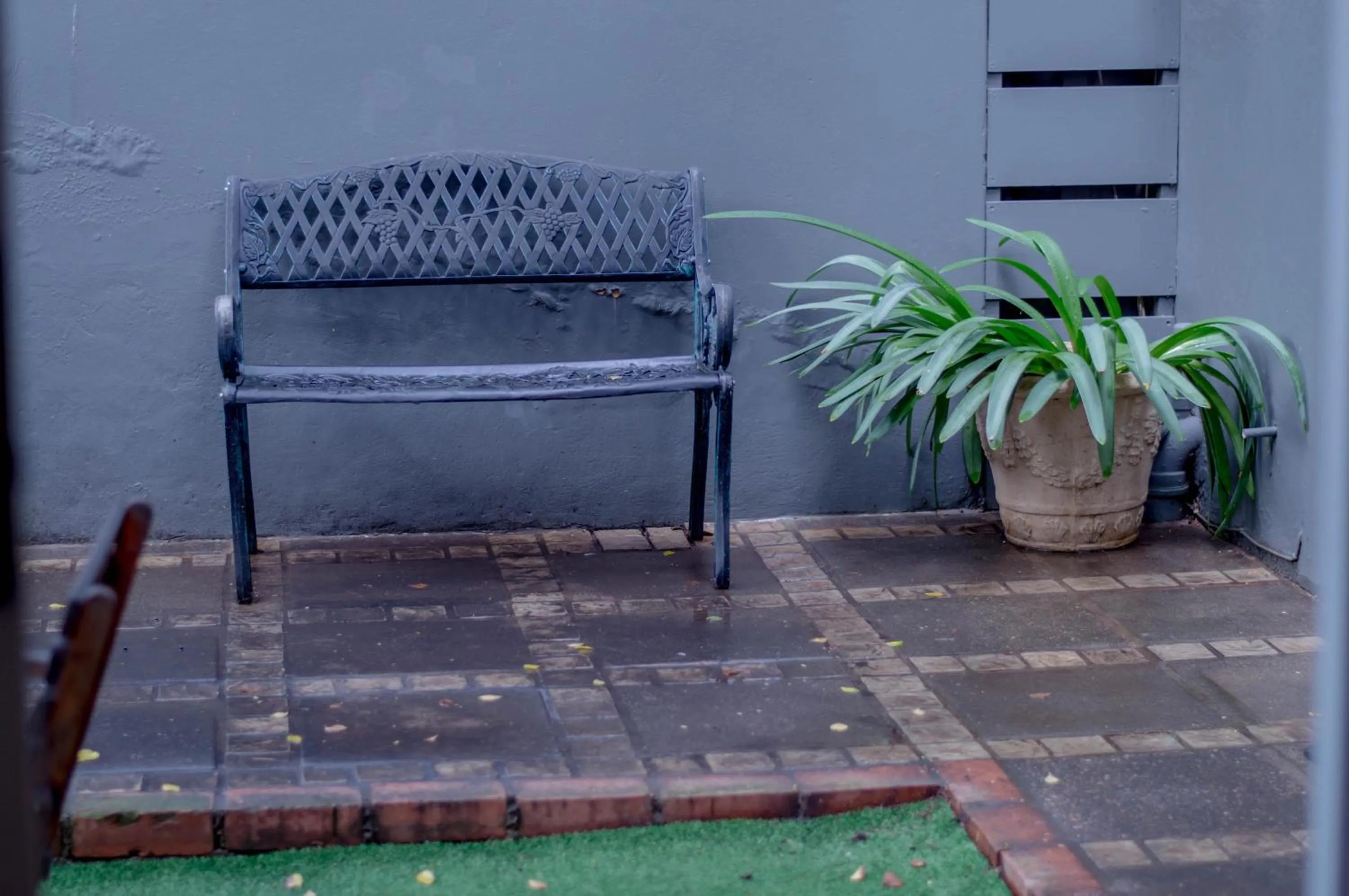 Seating area in 314 on Clark Guest House