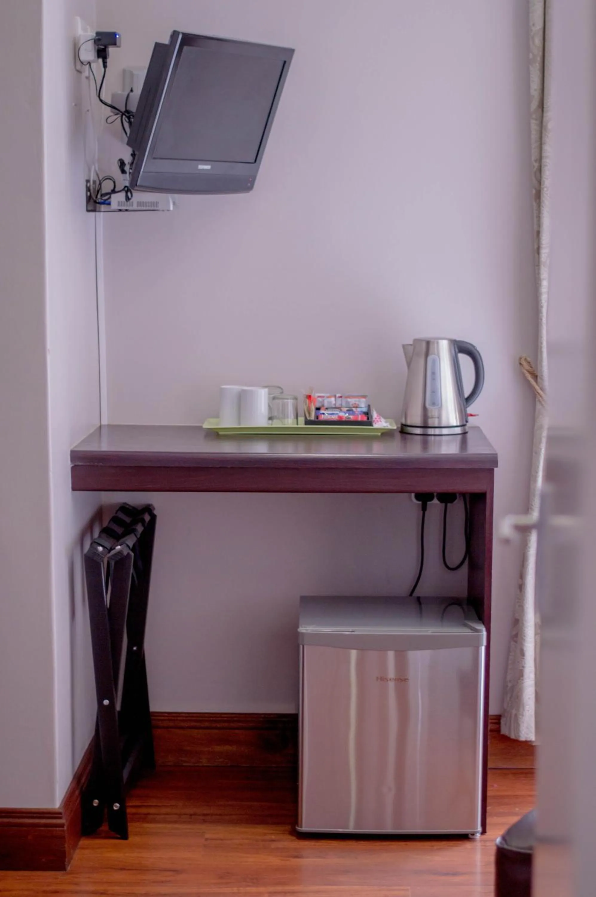 Coffee/tea facilities in 314 on Clark Guest House