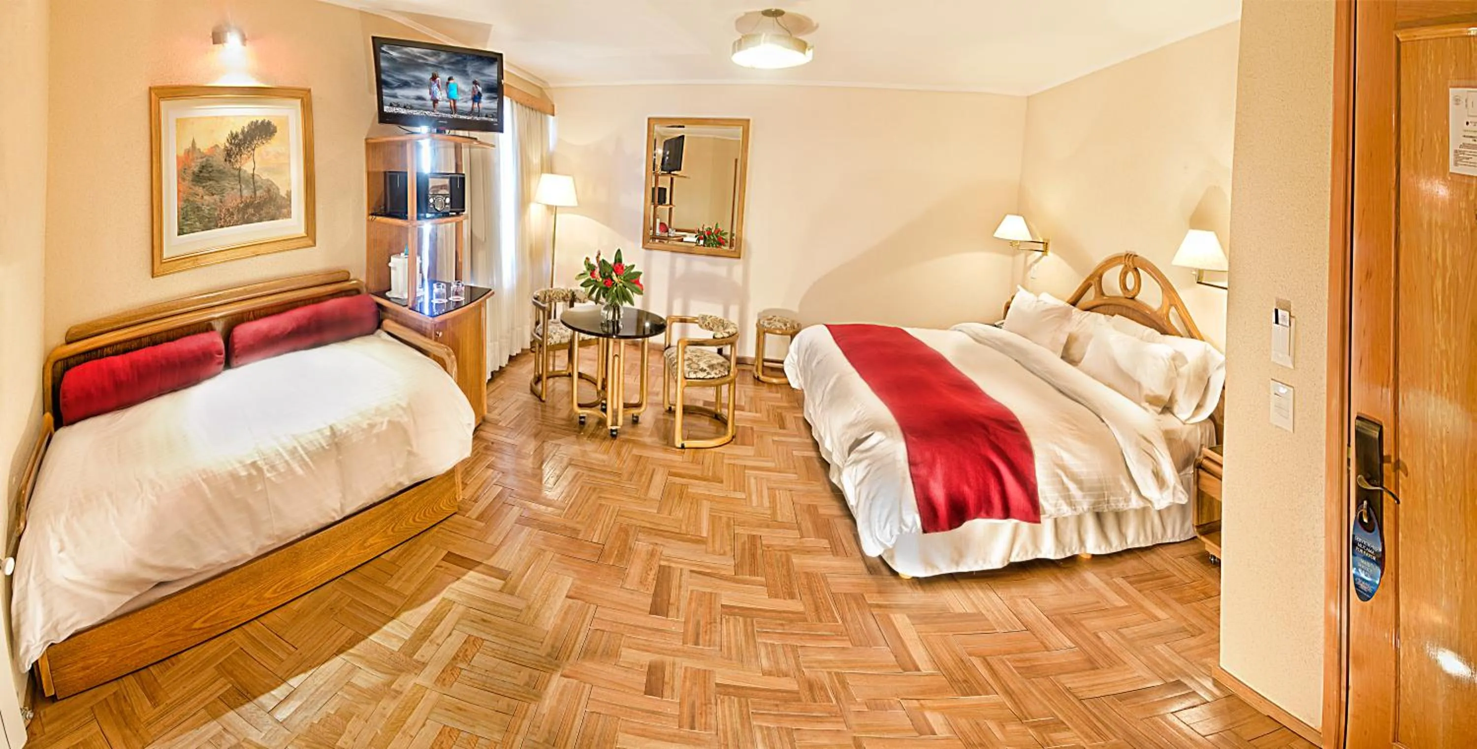 Photo of the whole room, Bed in Hotel Cristal