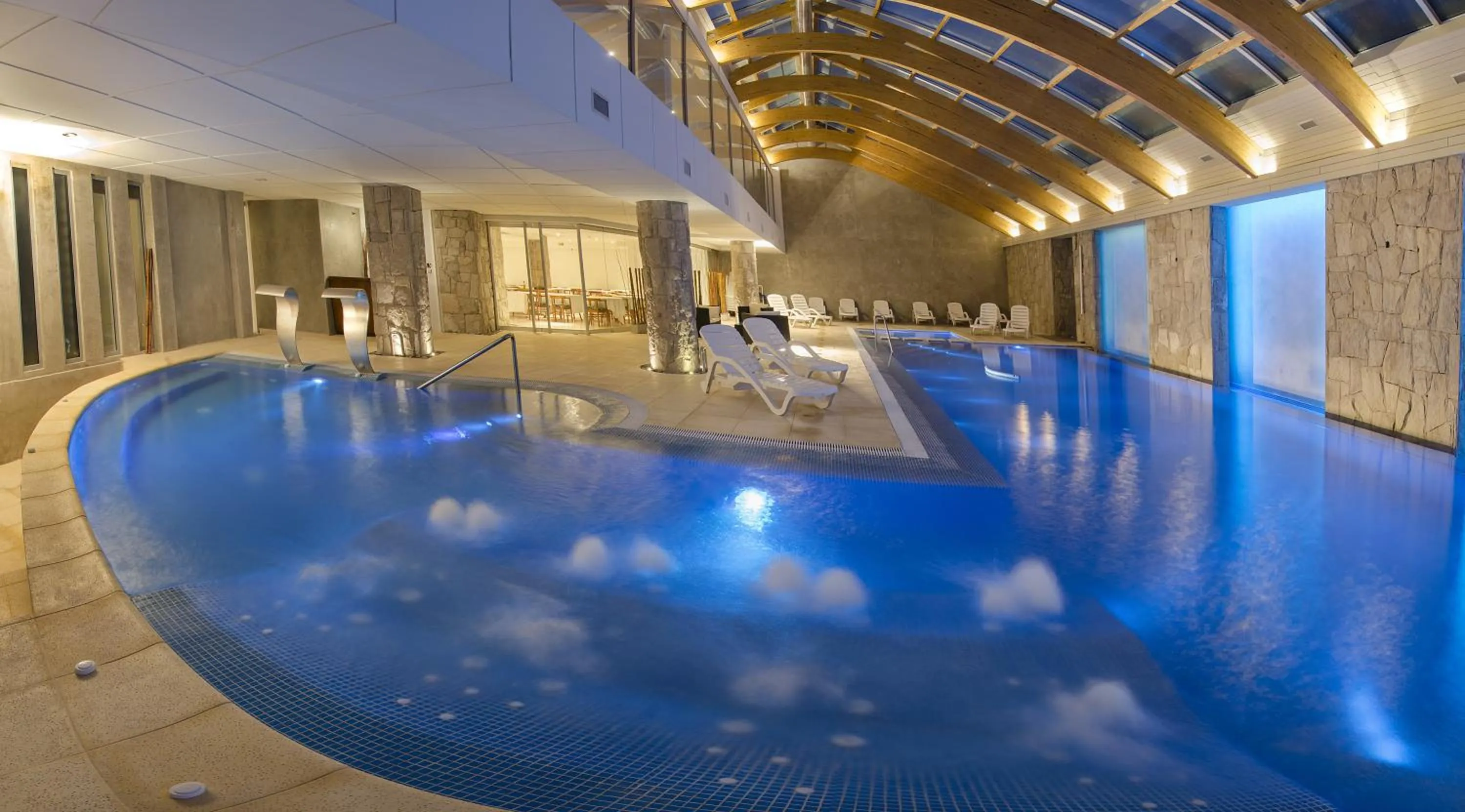 Swimming pool in Hotel Cristal