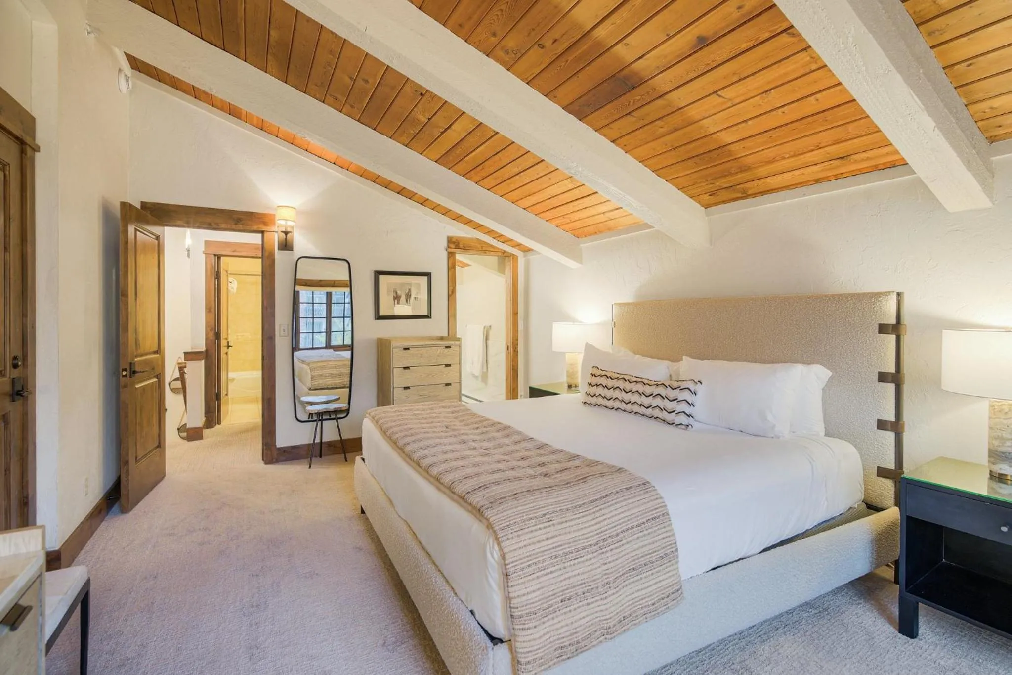 Bedroom, Bed in Lodge at Vail, A RockResort by Vail Resorts