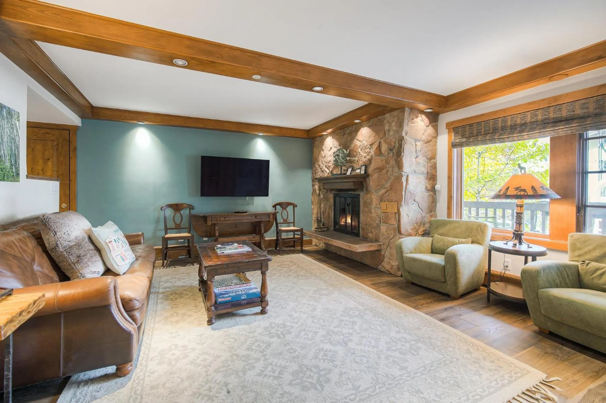 Living room in Lodge at Vail, A RockResort by Vail Resorts