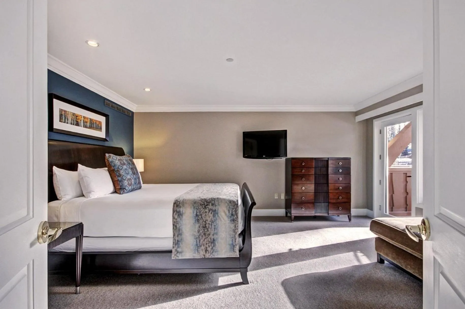 Bedroom, Bed in Lodge at Vail, A RockResort by Vail Resorts
