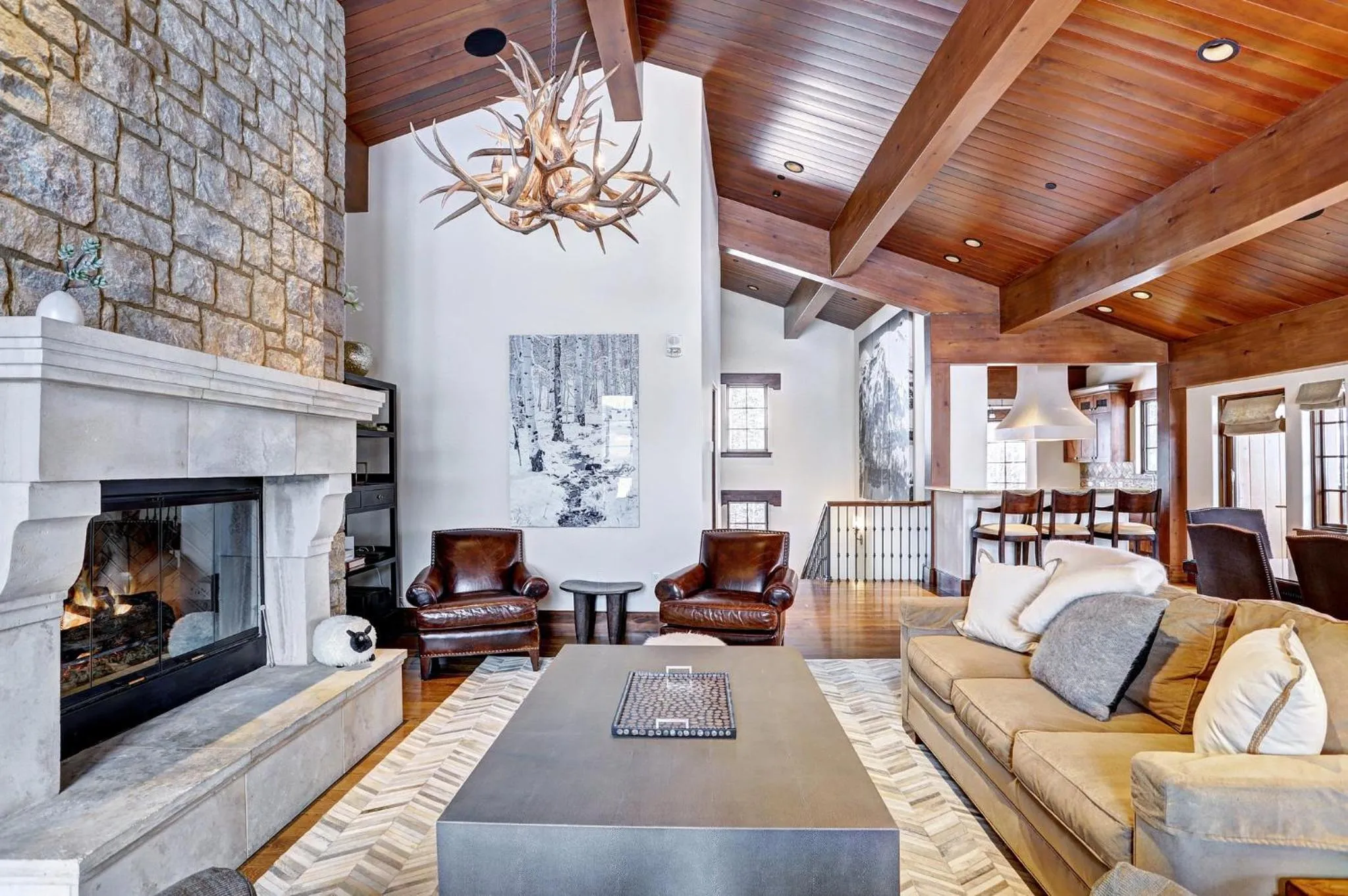 Living room in Lodge at Vail, A RockResort by Vail Resorts