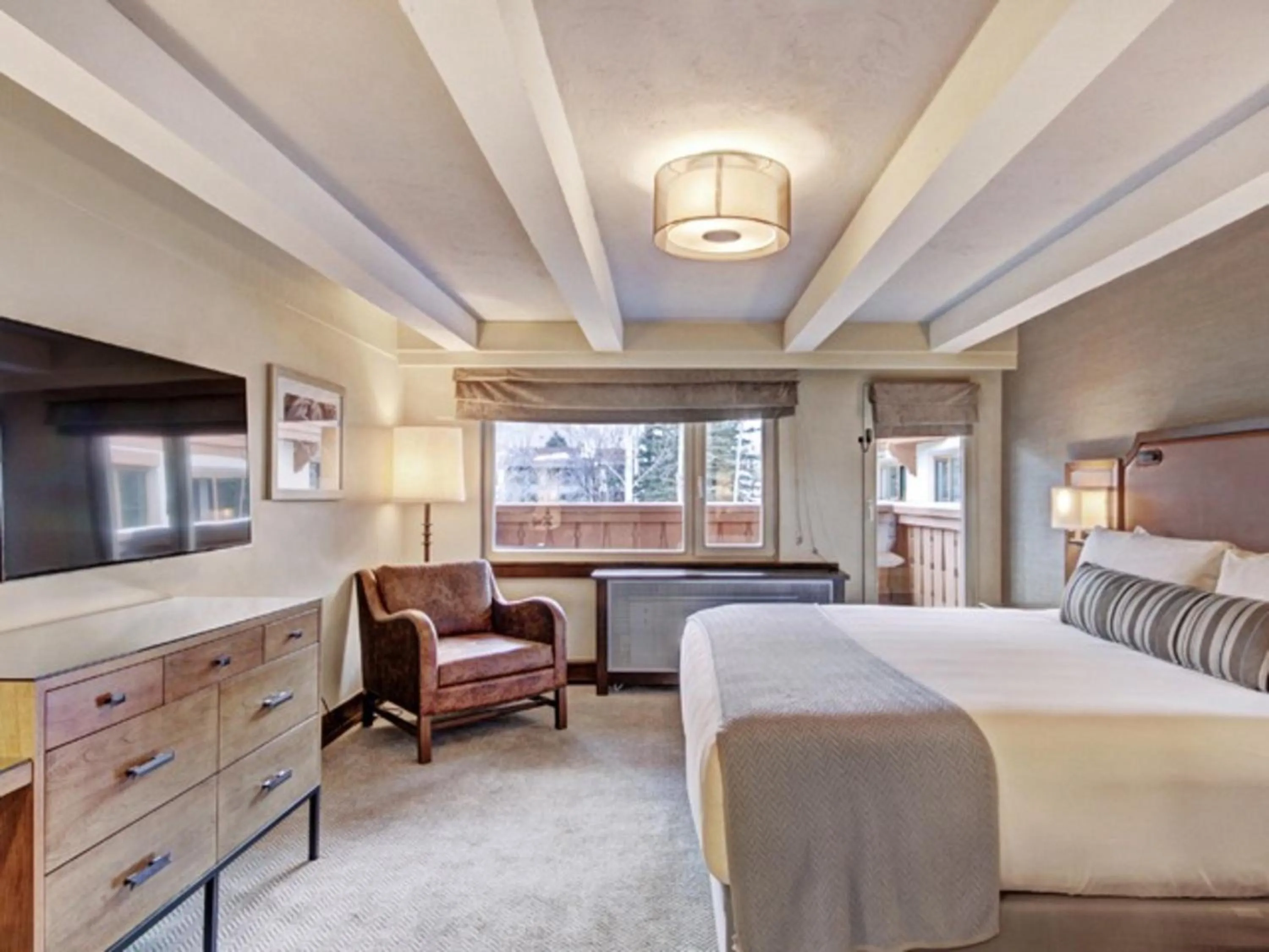 Bedroom, Bed in Lodge at Vail, A RockResort by Vail Resorts