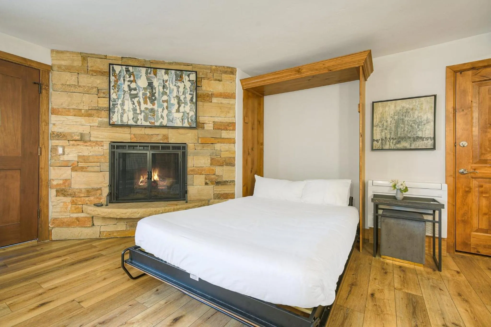 Bedroom, Bed in Lodge at Vail, A RockResort by Vail Resorts
