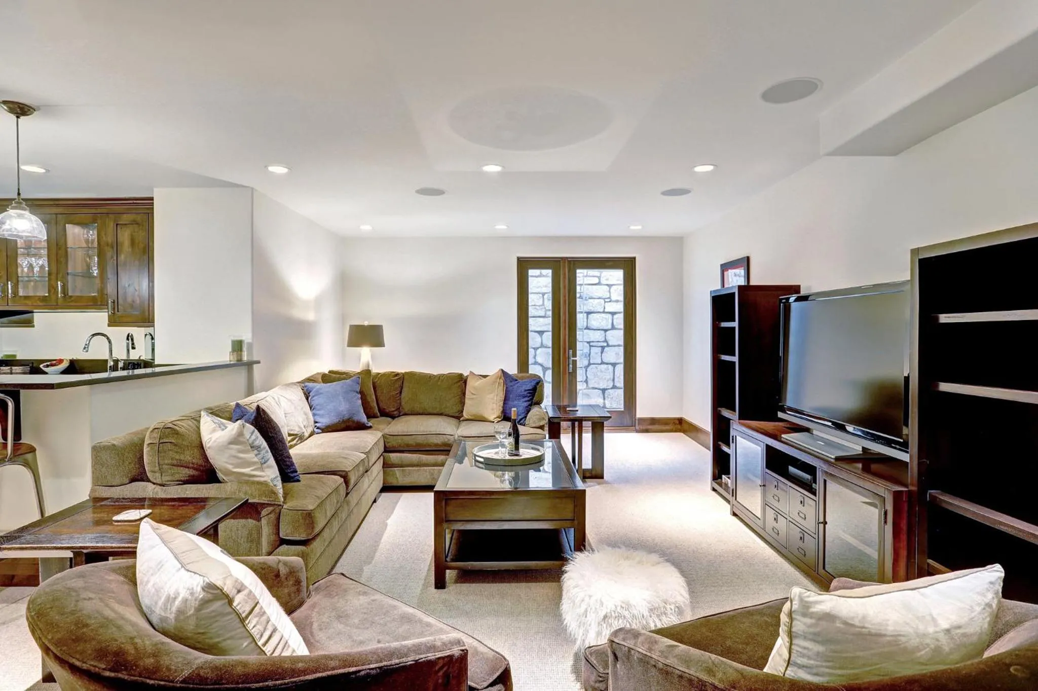 Living room in Lodge at Vail, A RockResort by Vail Resorts