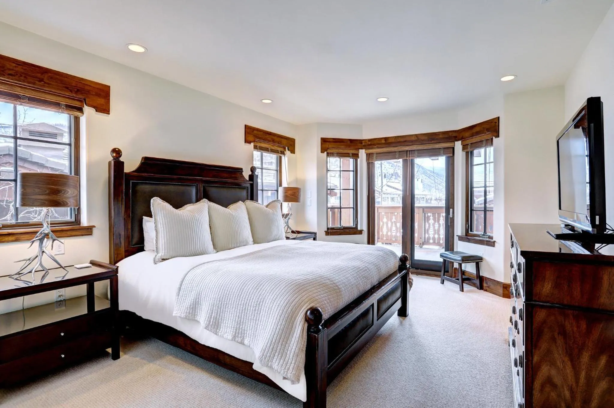 Bedroom, Bed in Lodge at Vail, A RockResort by Vail Resorts