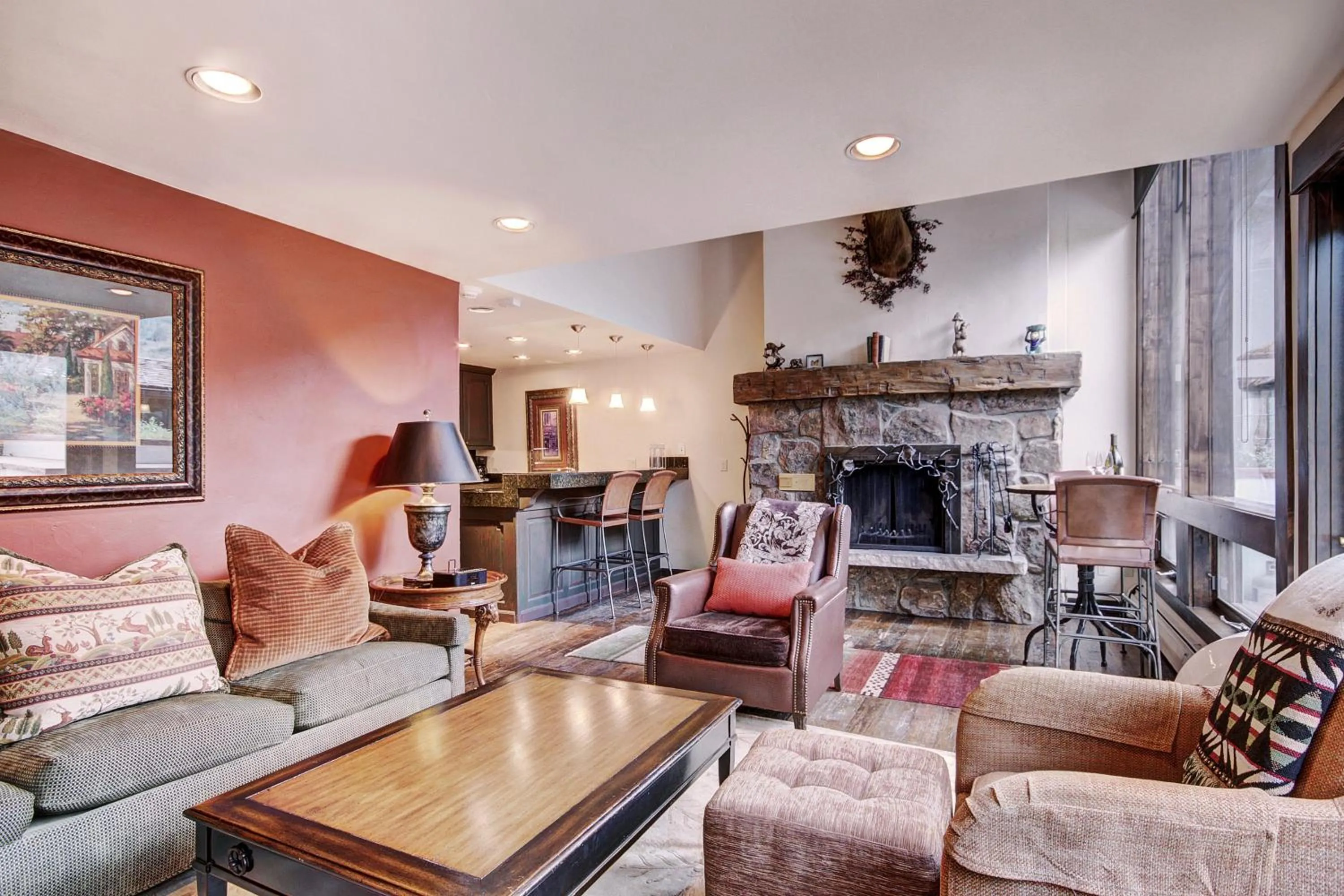 Living room in Lodge at Vail, A RockResort by Vail Resorts