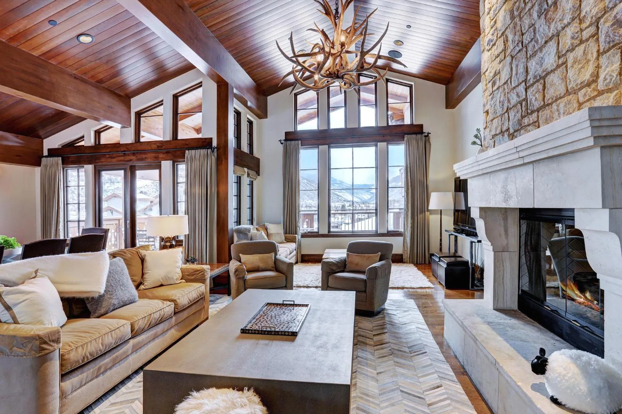 Living room in Lodge at Vail, A RockResort by Vail Resorts