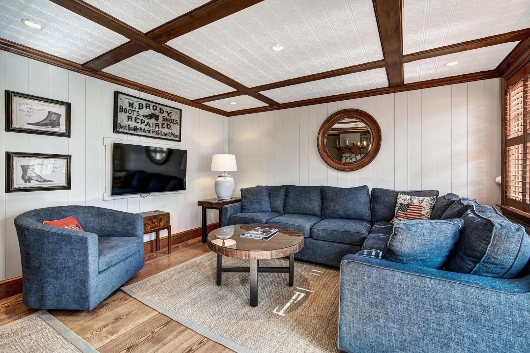 Living room in Lodge at Vail, A RockResort by Vail Resorts