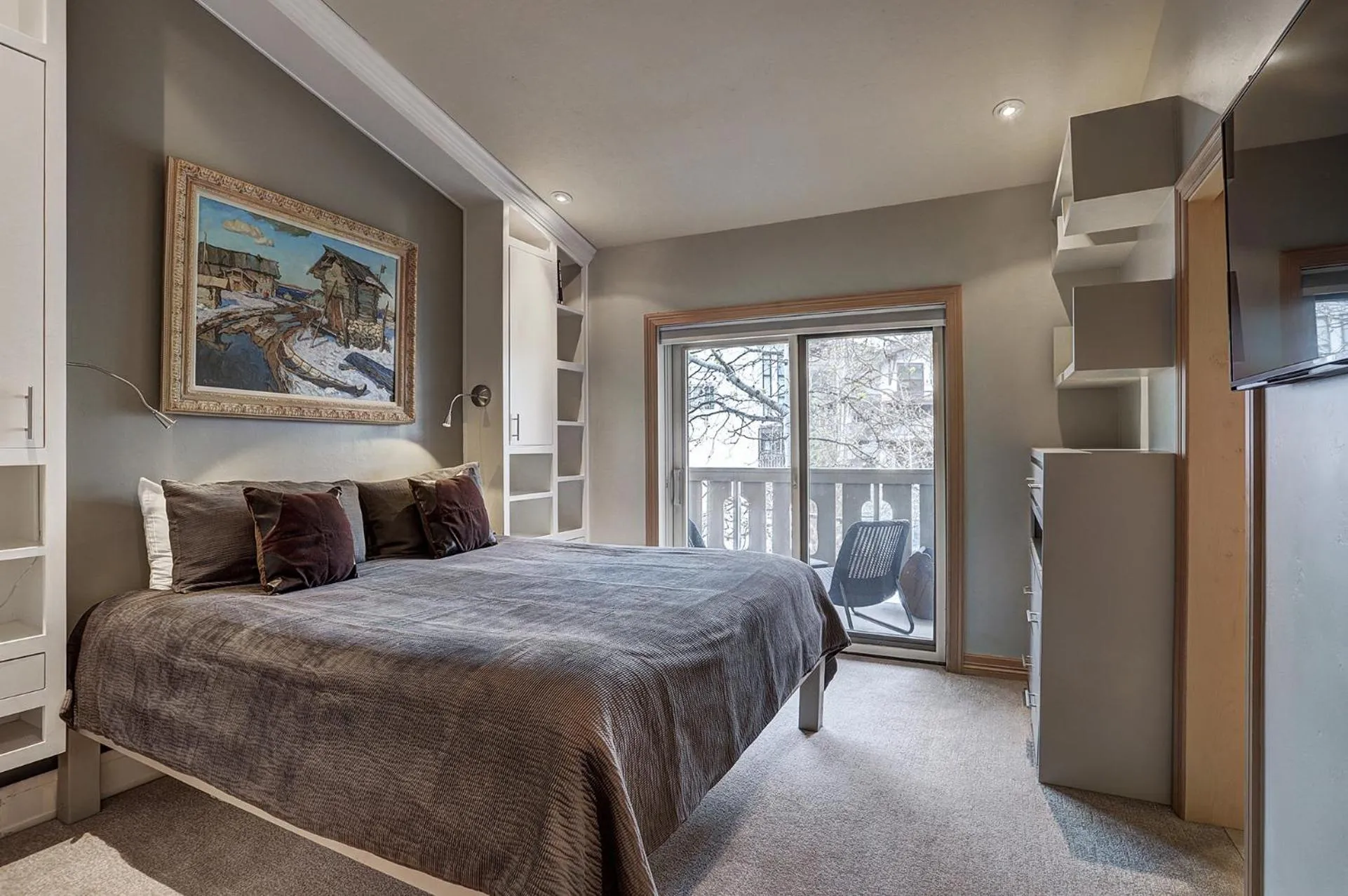 Bed in Lodge at Vail, A RockResort by Vail Resorts