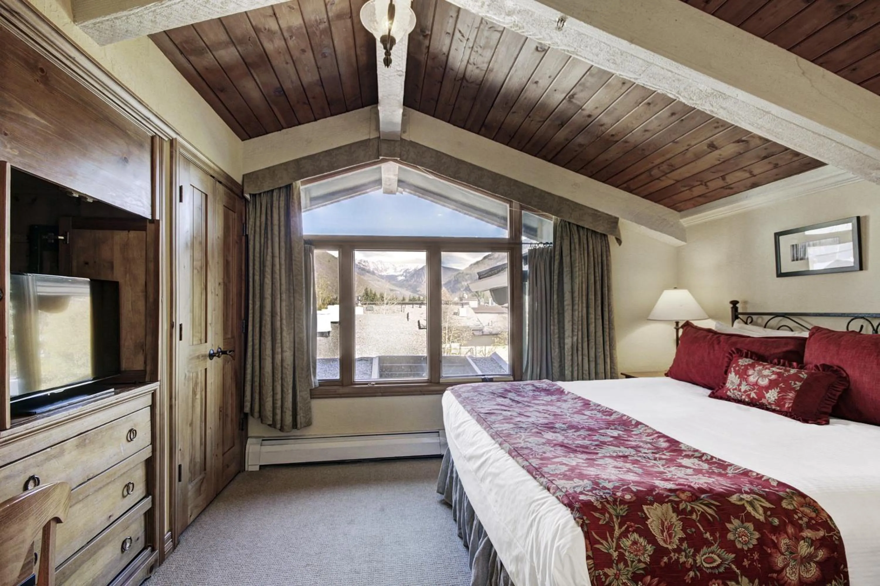 Photo of the whole room, Bed in Lodge at Vail, A RockResort by Vail Resorts