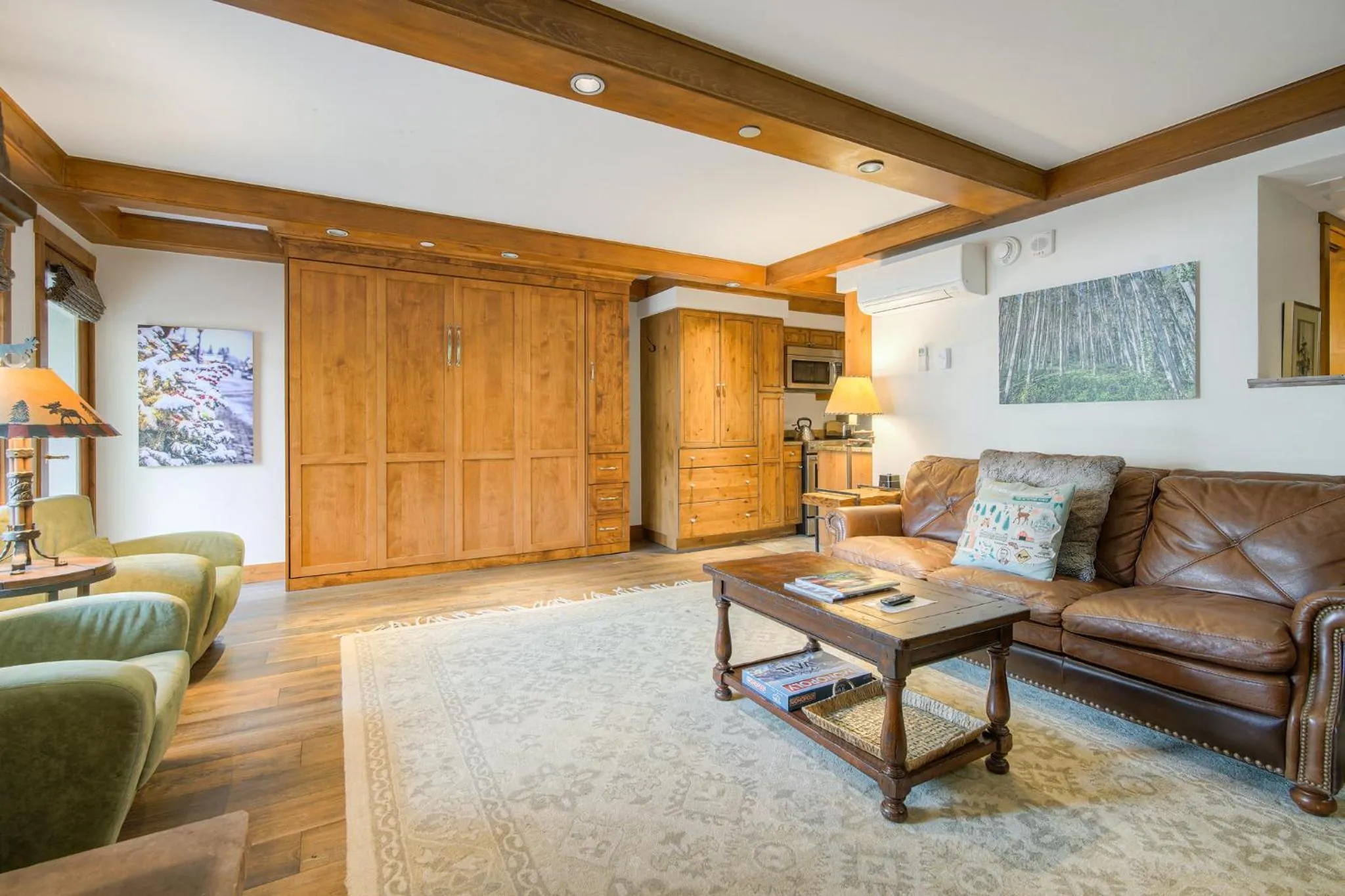 Living room in Lodge at Vail, A RockResort by Vail Resorts