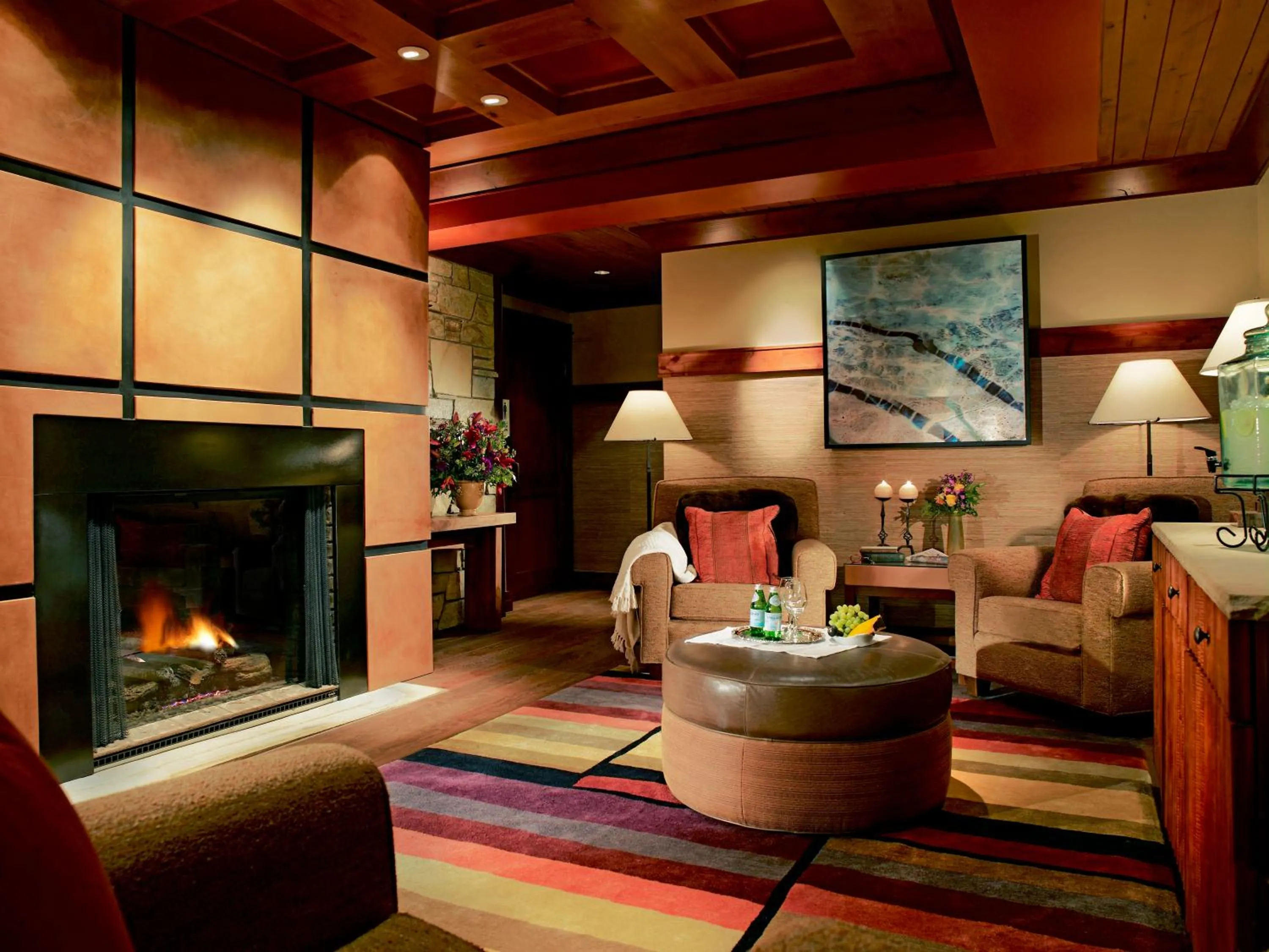 Living room in Lodge at Vail, A RockResort by Vail Resorts