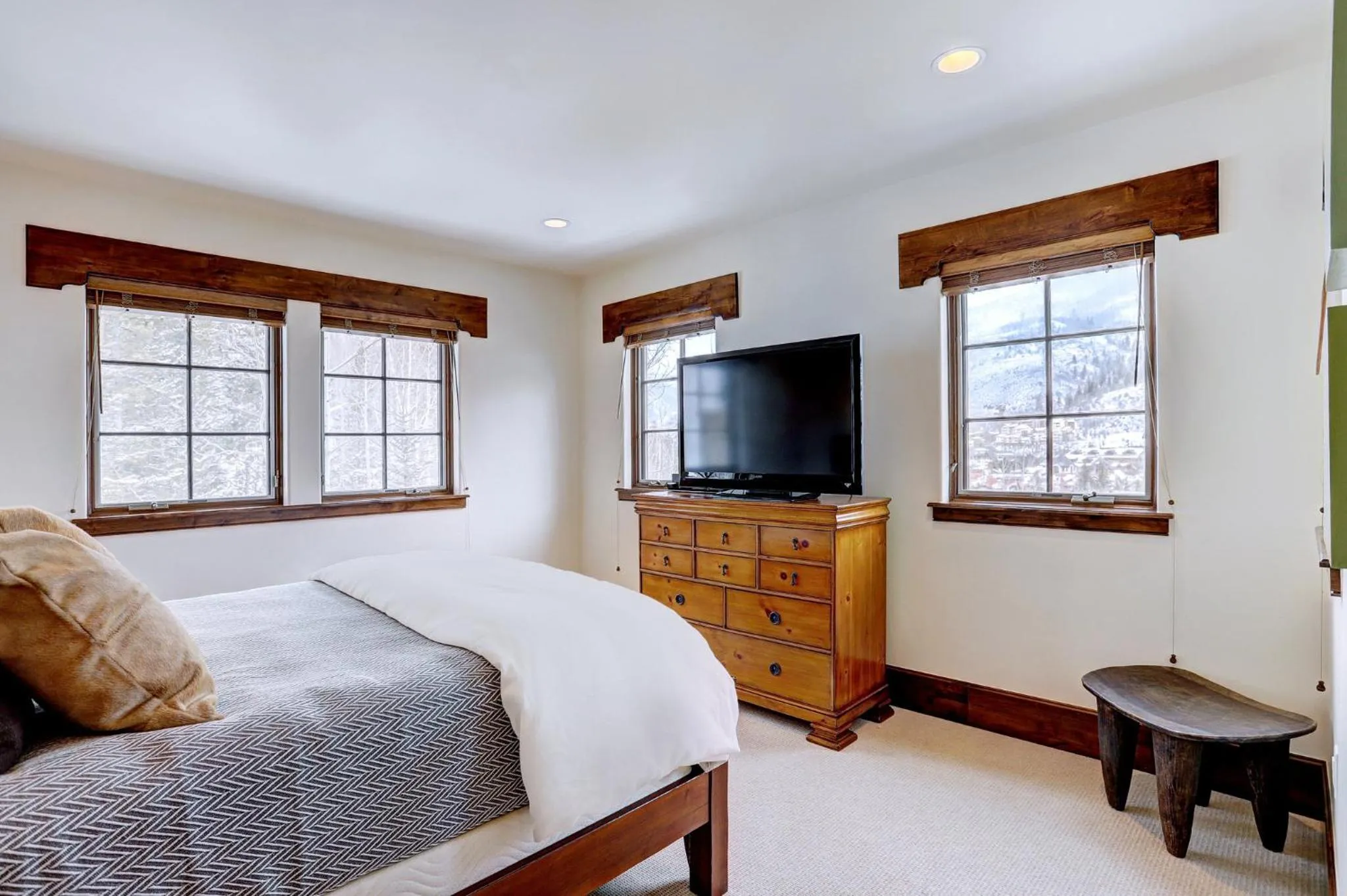 Bedroom, Bed in Lodge at Vail, A RockResort by Vail Resorts