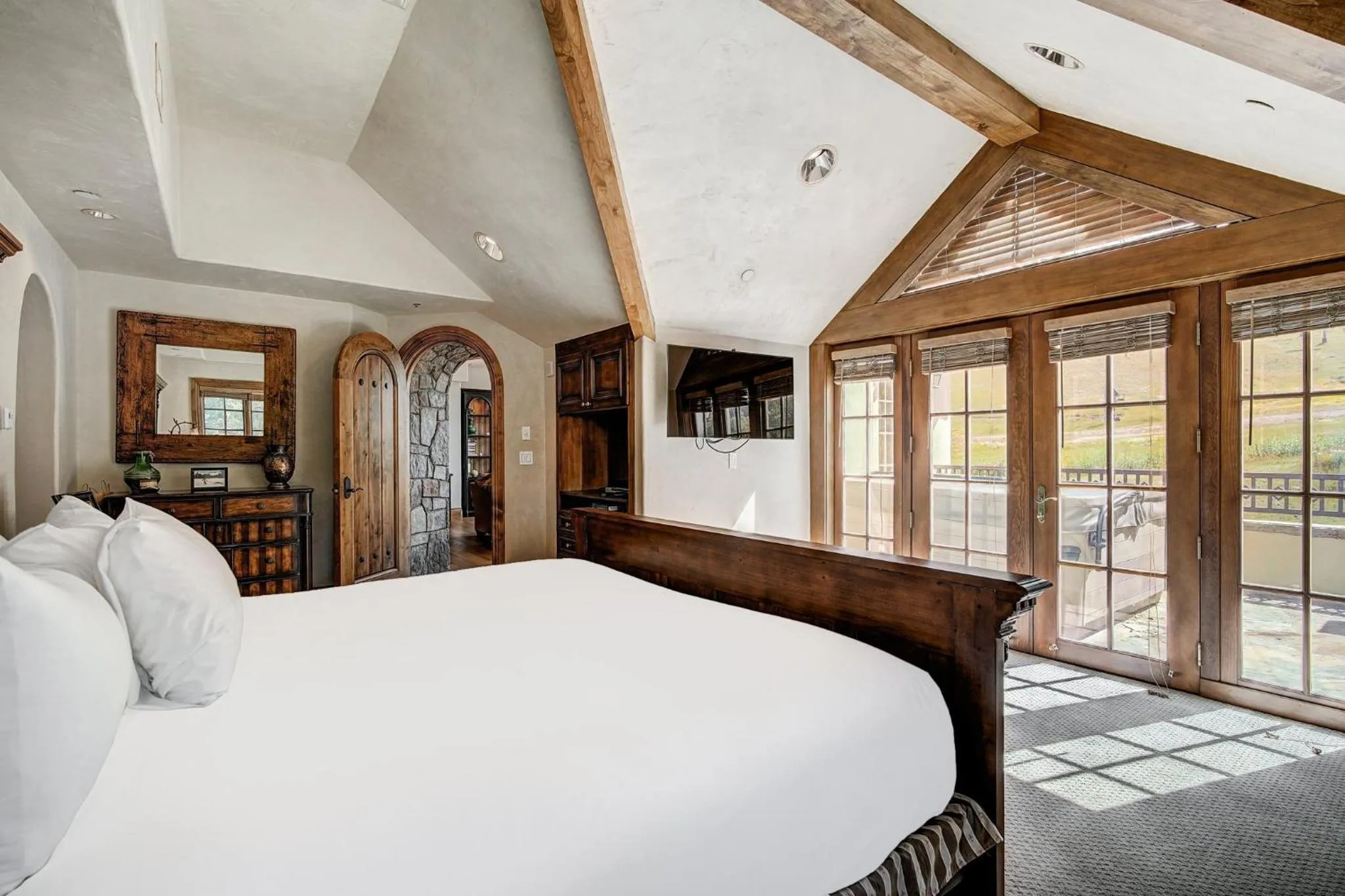 Bedroom, Bed in Lodge at Vail, A RockResort by Vail Resorts