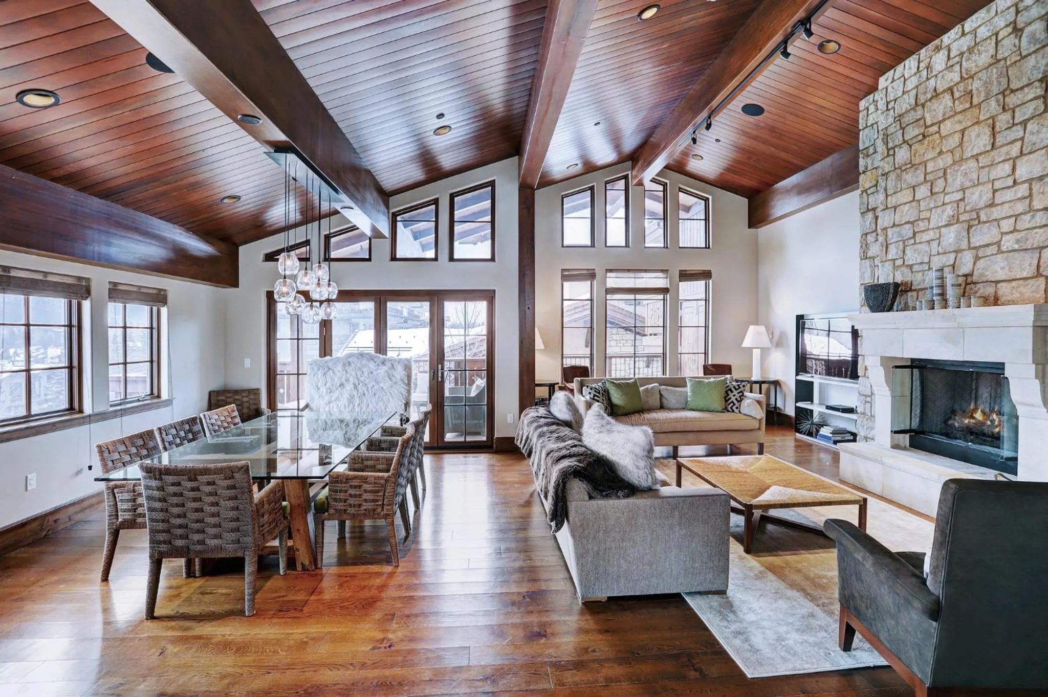 Living room in Lodge at Vail, A RockResort by Vail Resorts