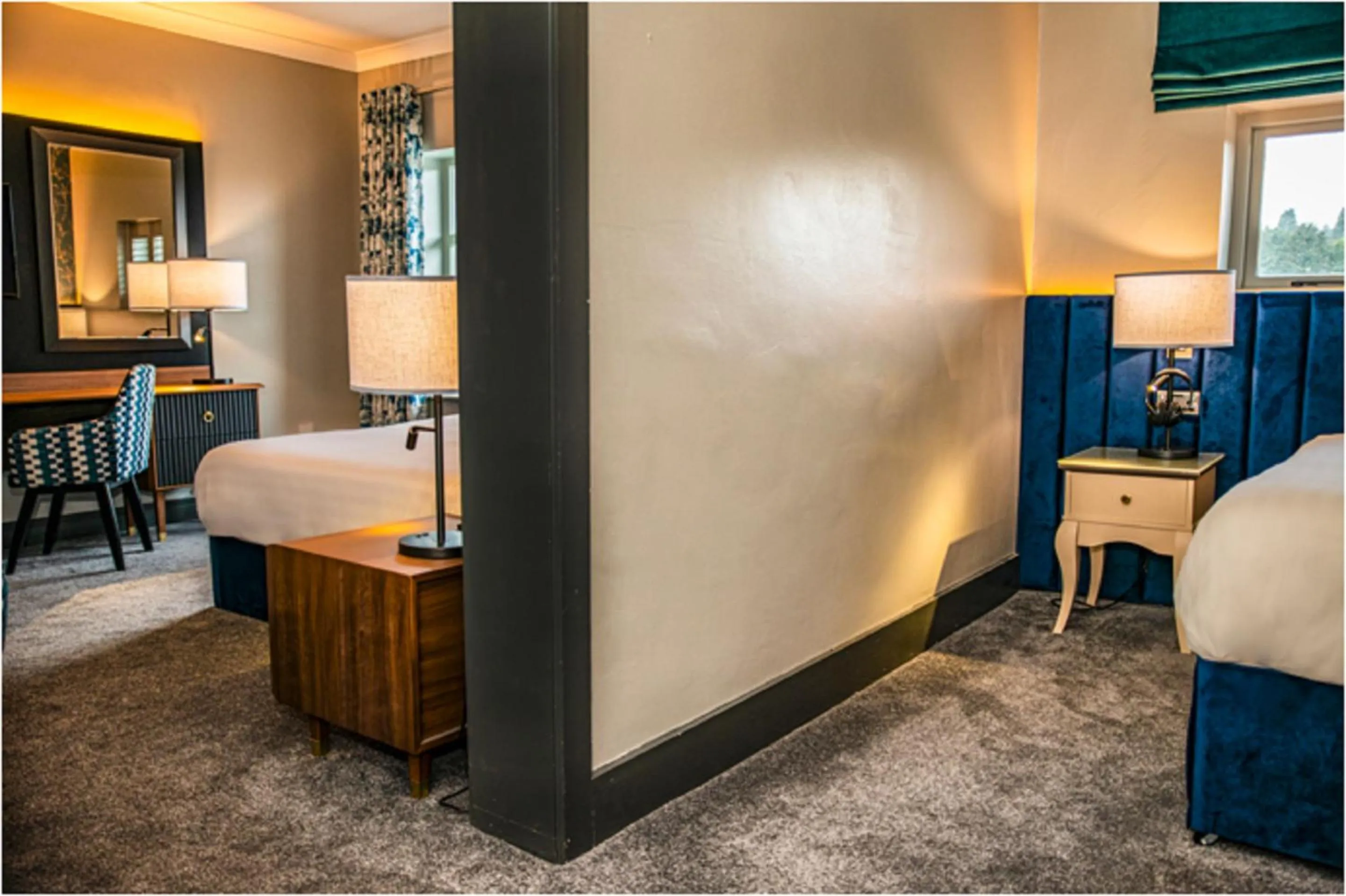 Bedroom, Bed in Riverside Park Hotel