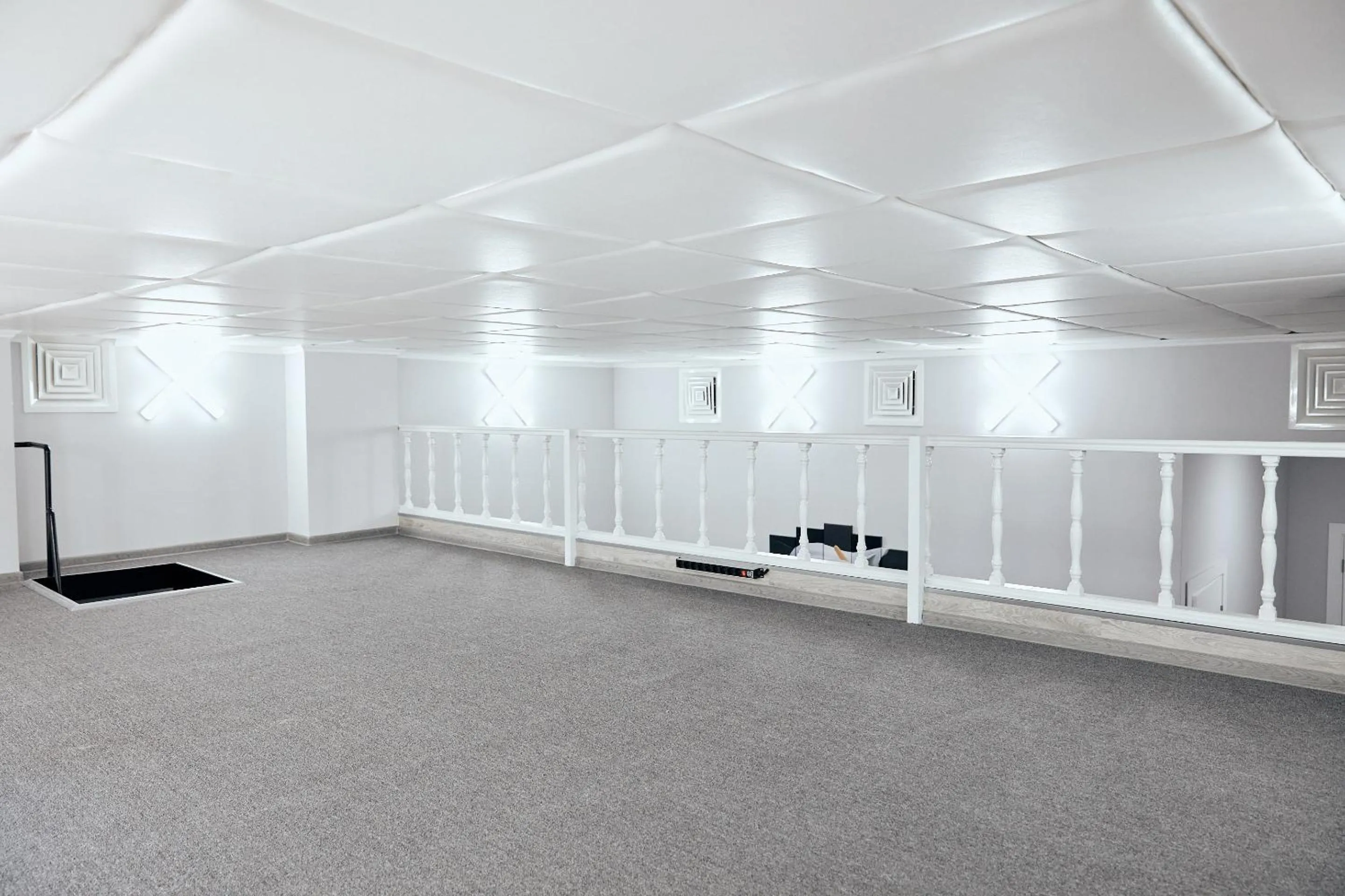 Communal lounge/ TV room in Hotel Kapsula