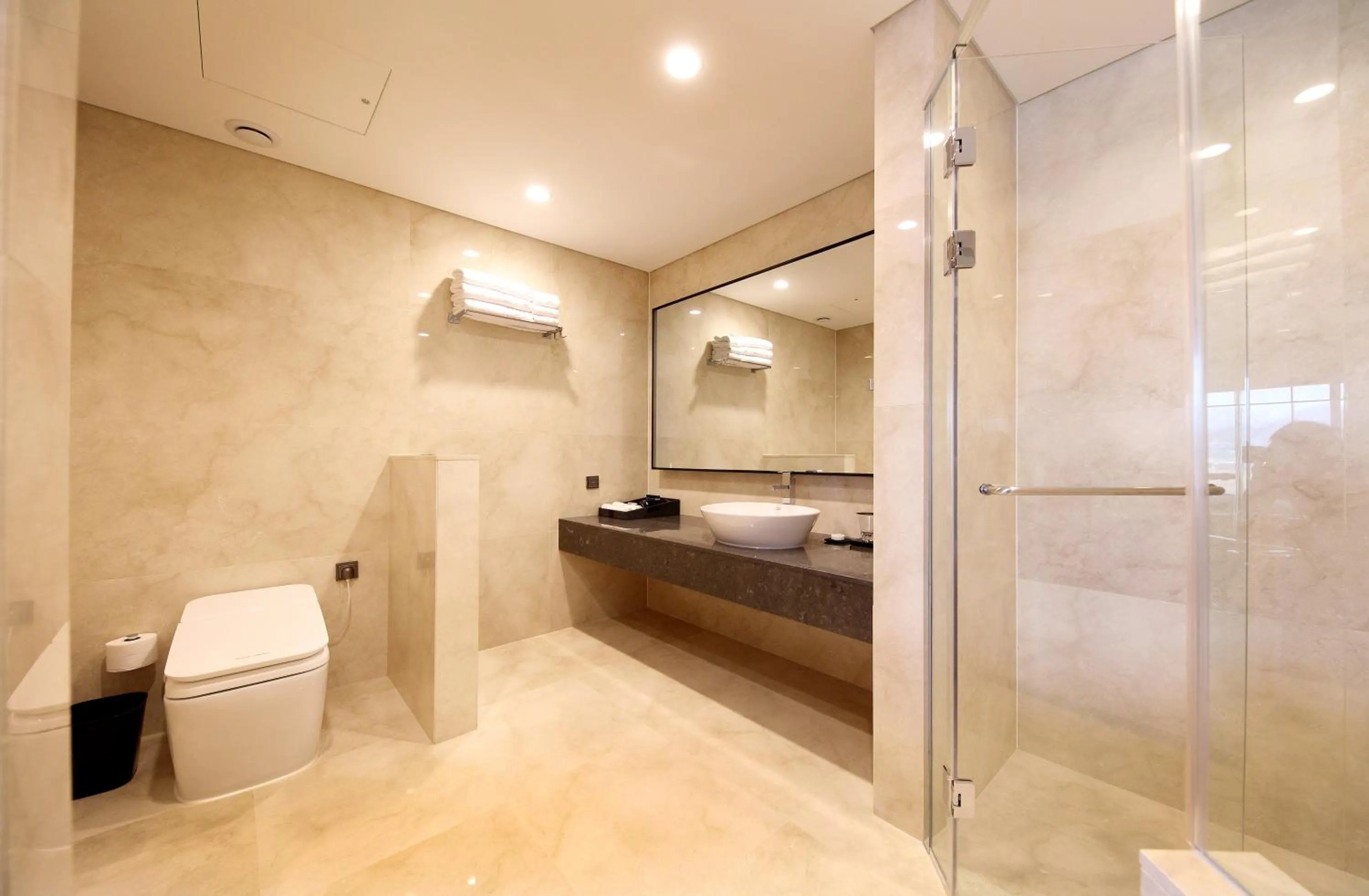 Midas Hotel & Resort