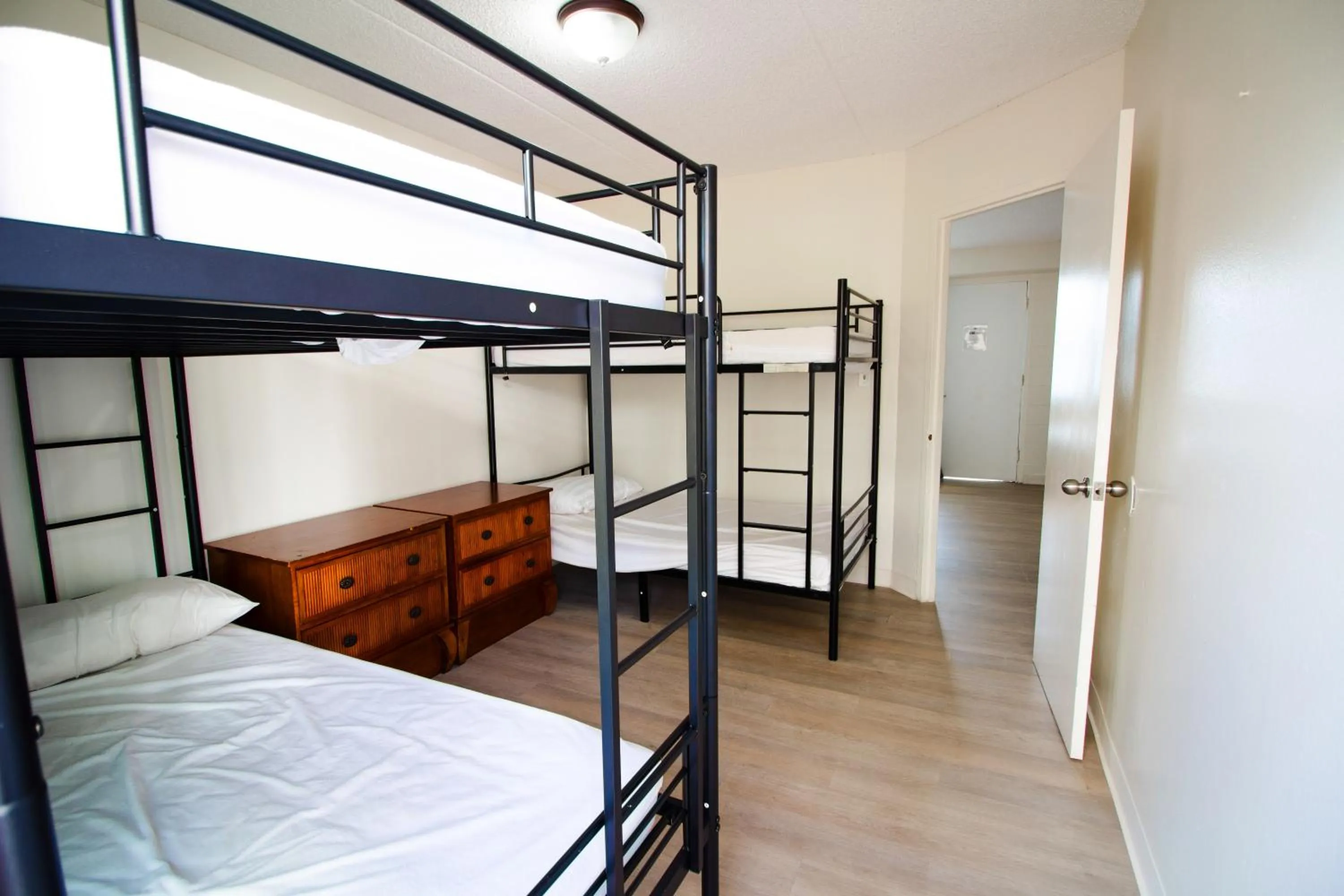 Bed in Waikiki Beachside Hostel