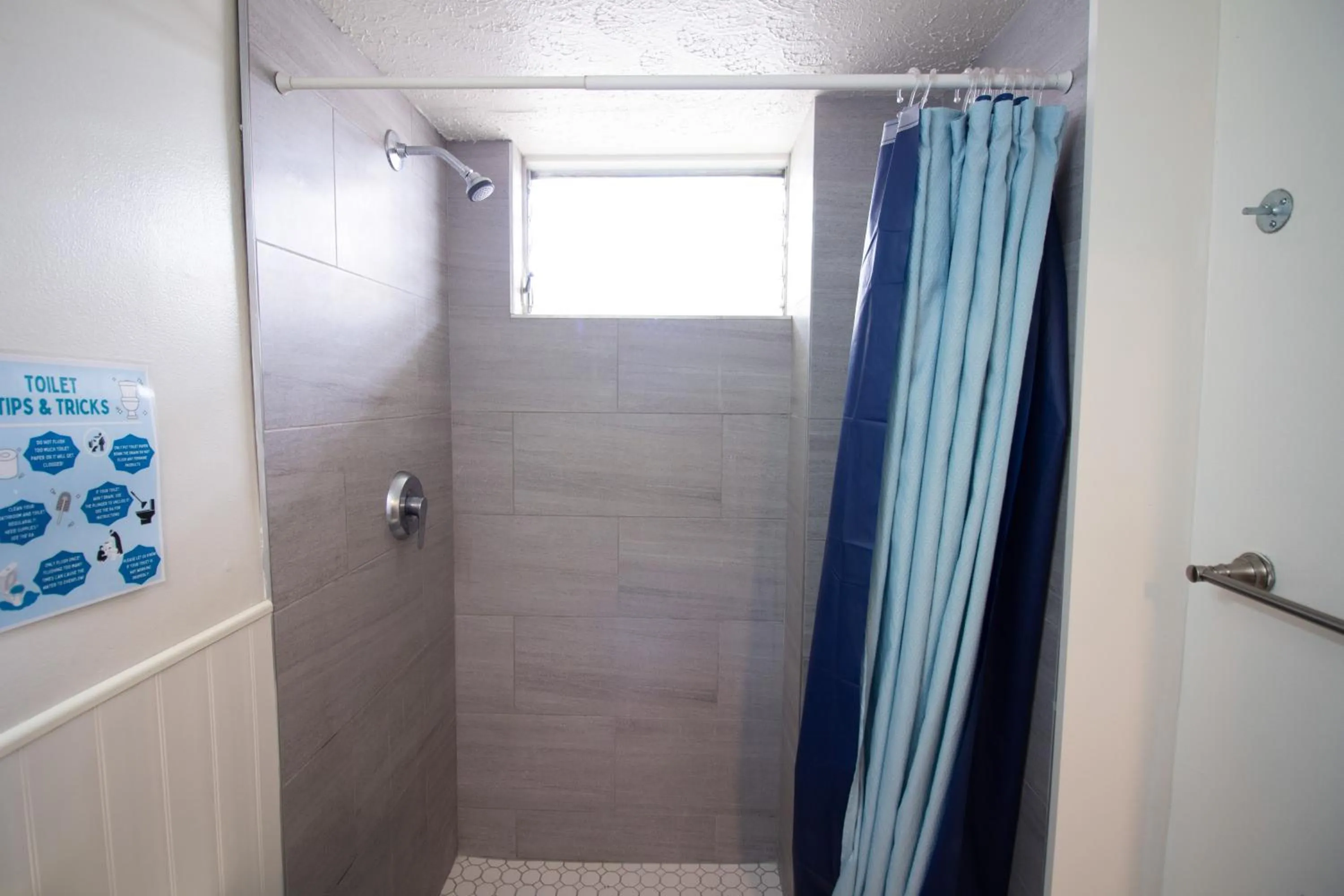 Waikiki Beachside Hostel