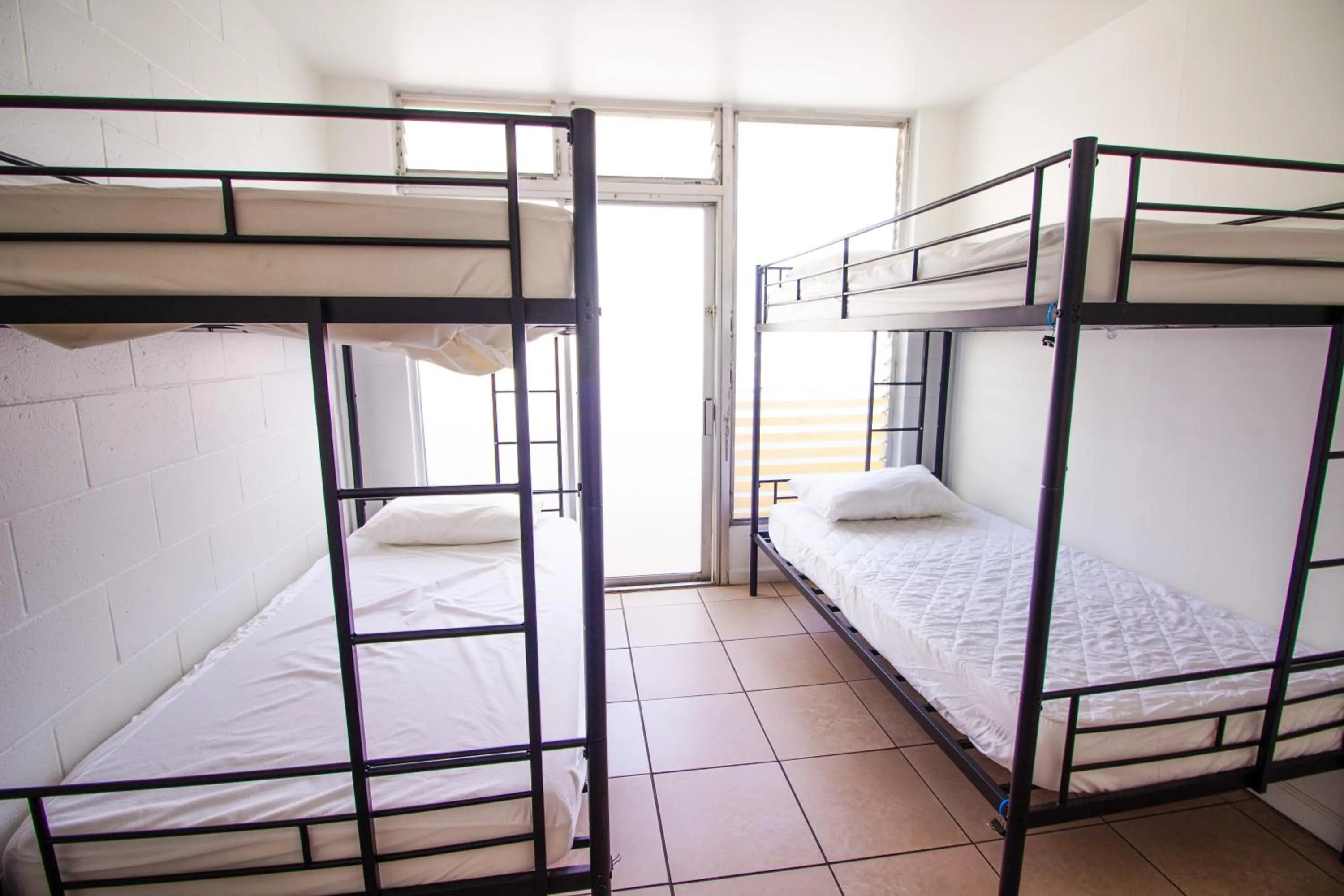 Bed in Waikiki Beachside Hostel