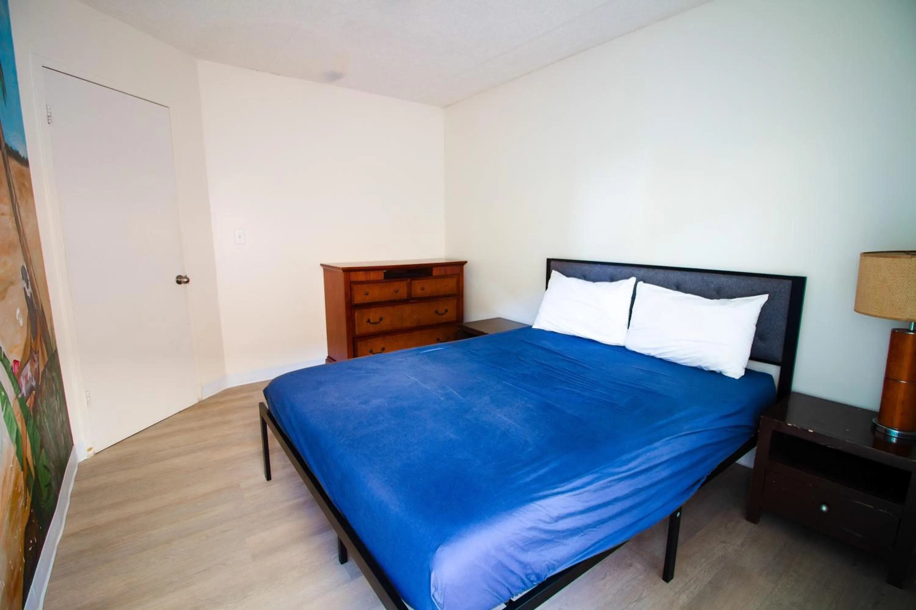 Bed in Waikiki Beachside Hostel