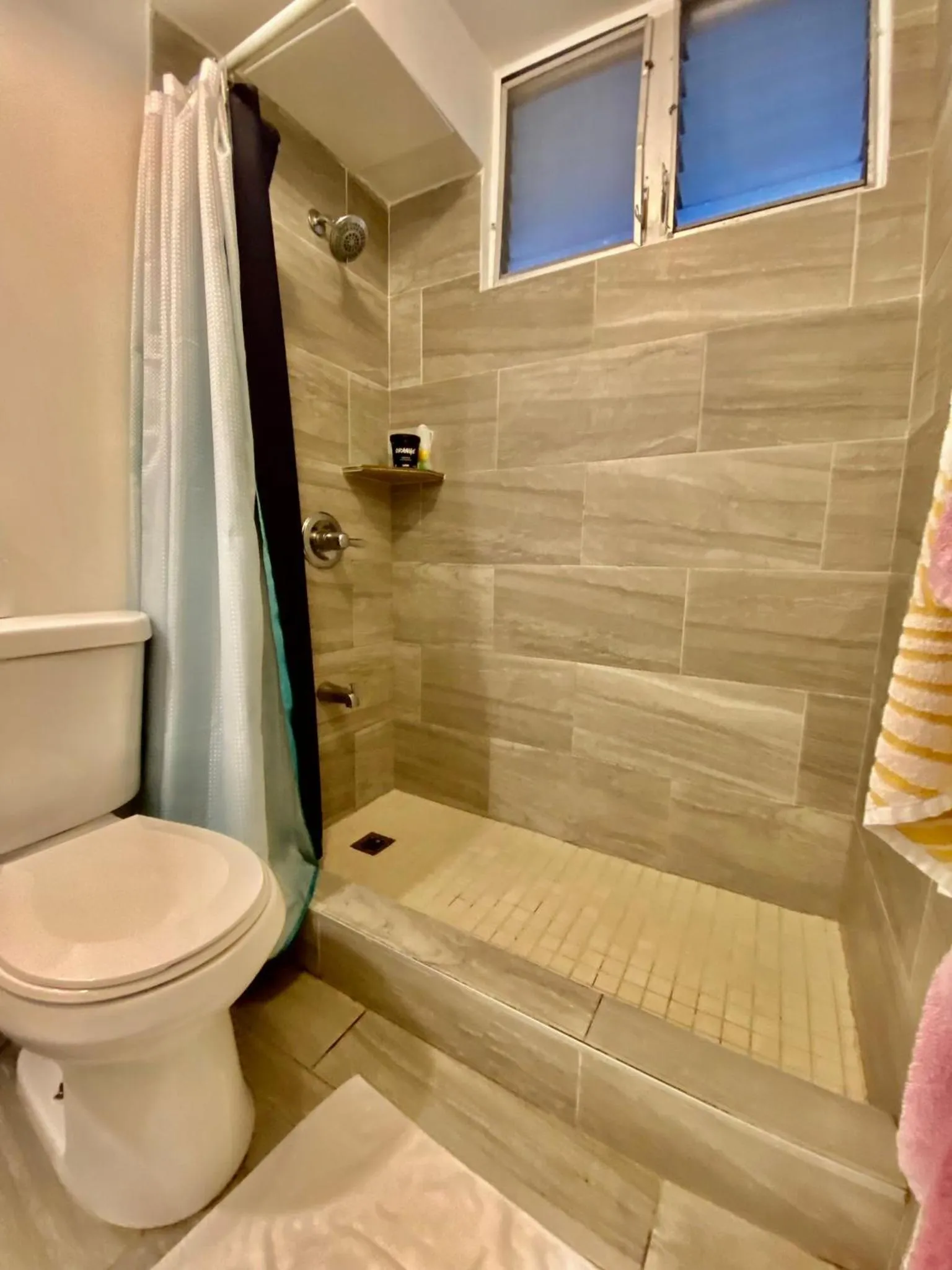 Shower in Waikiki Beachside Hostel