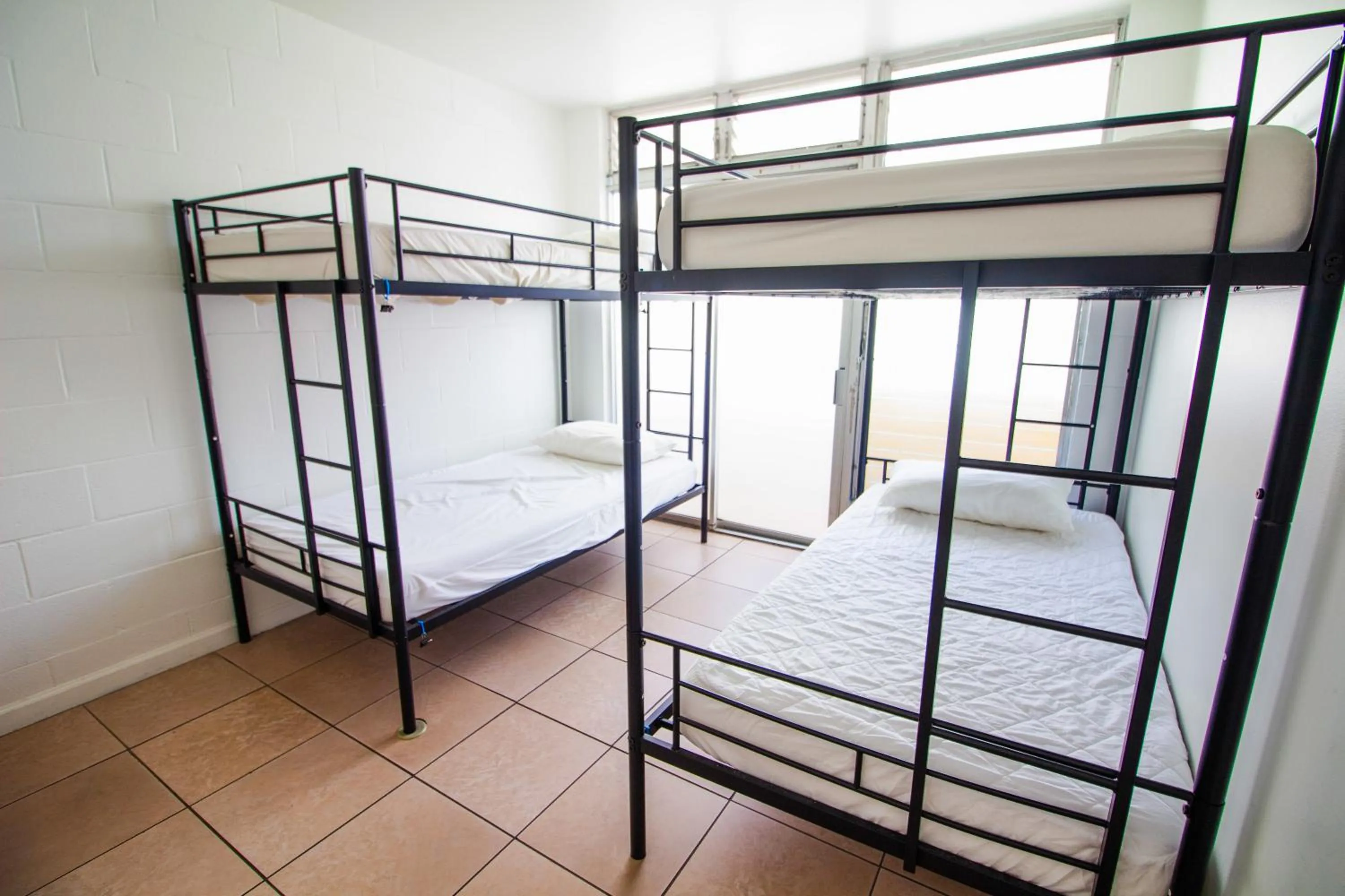 Bed in Waikiki Beachside Hostel