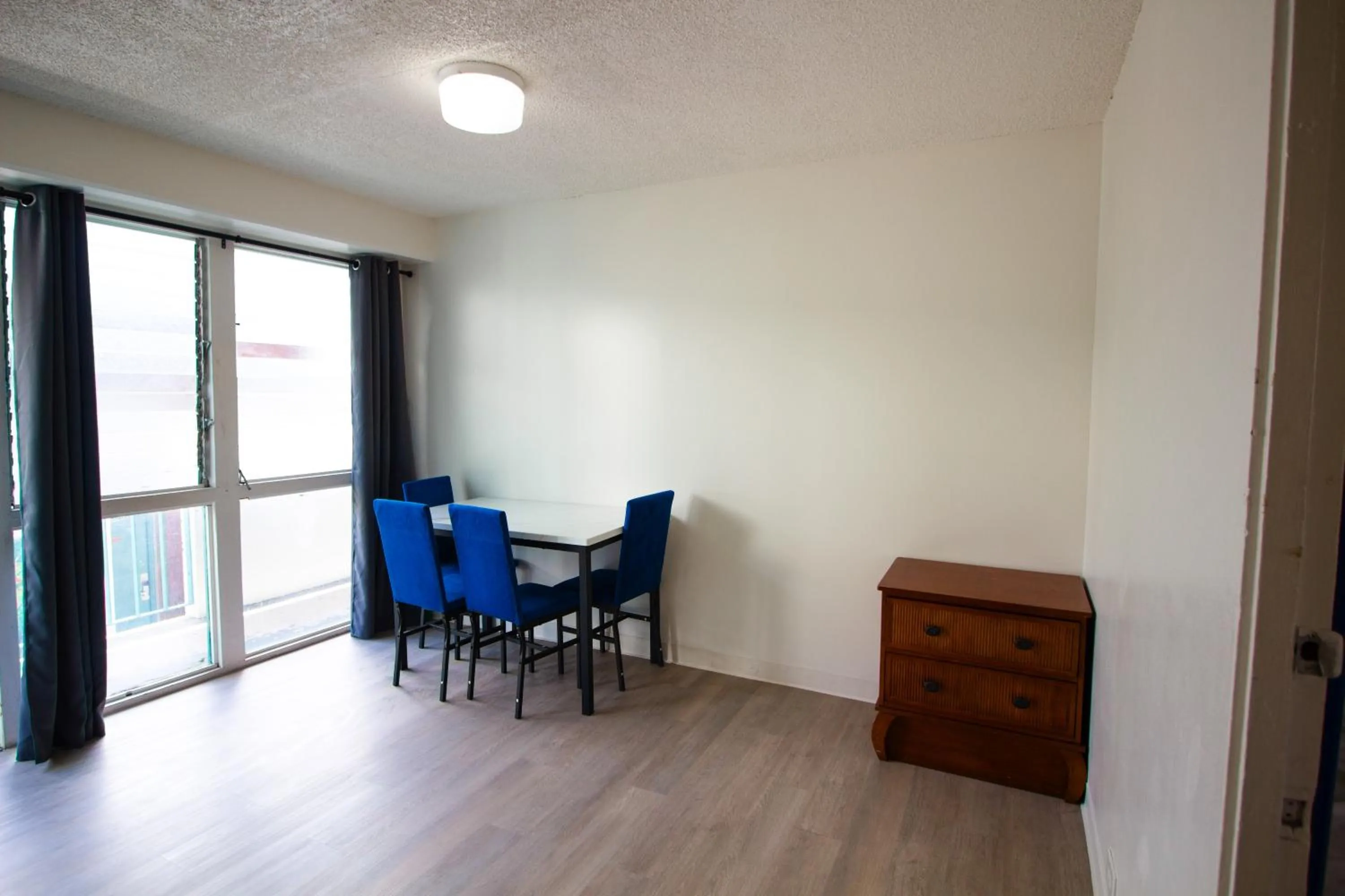 Waikiki Beachside Hostel