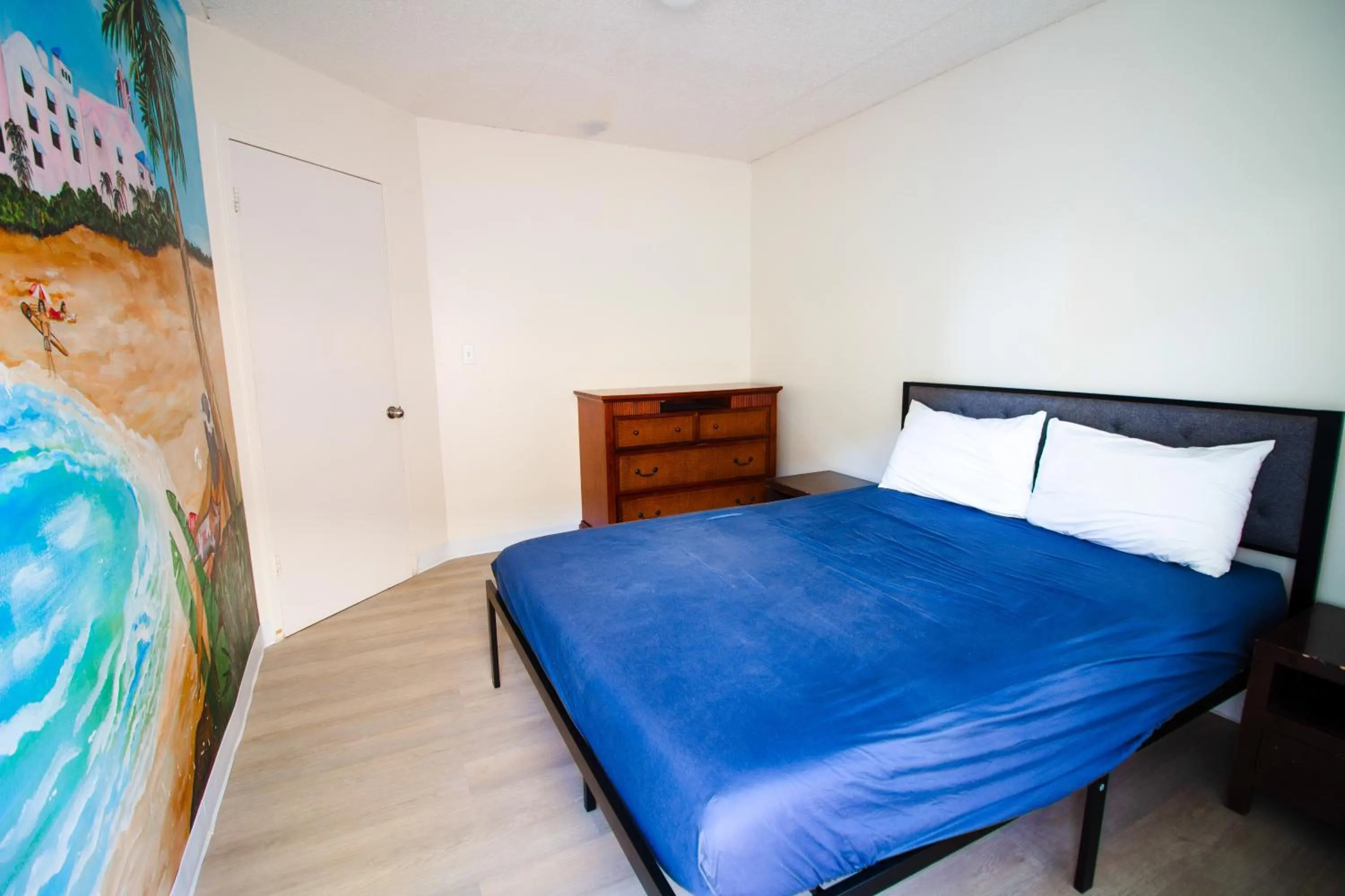 Bed in Waikiki Beachside Hostel