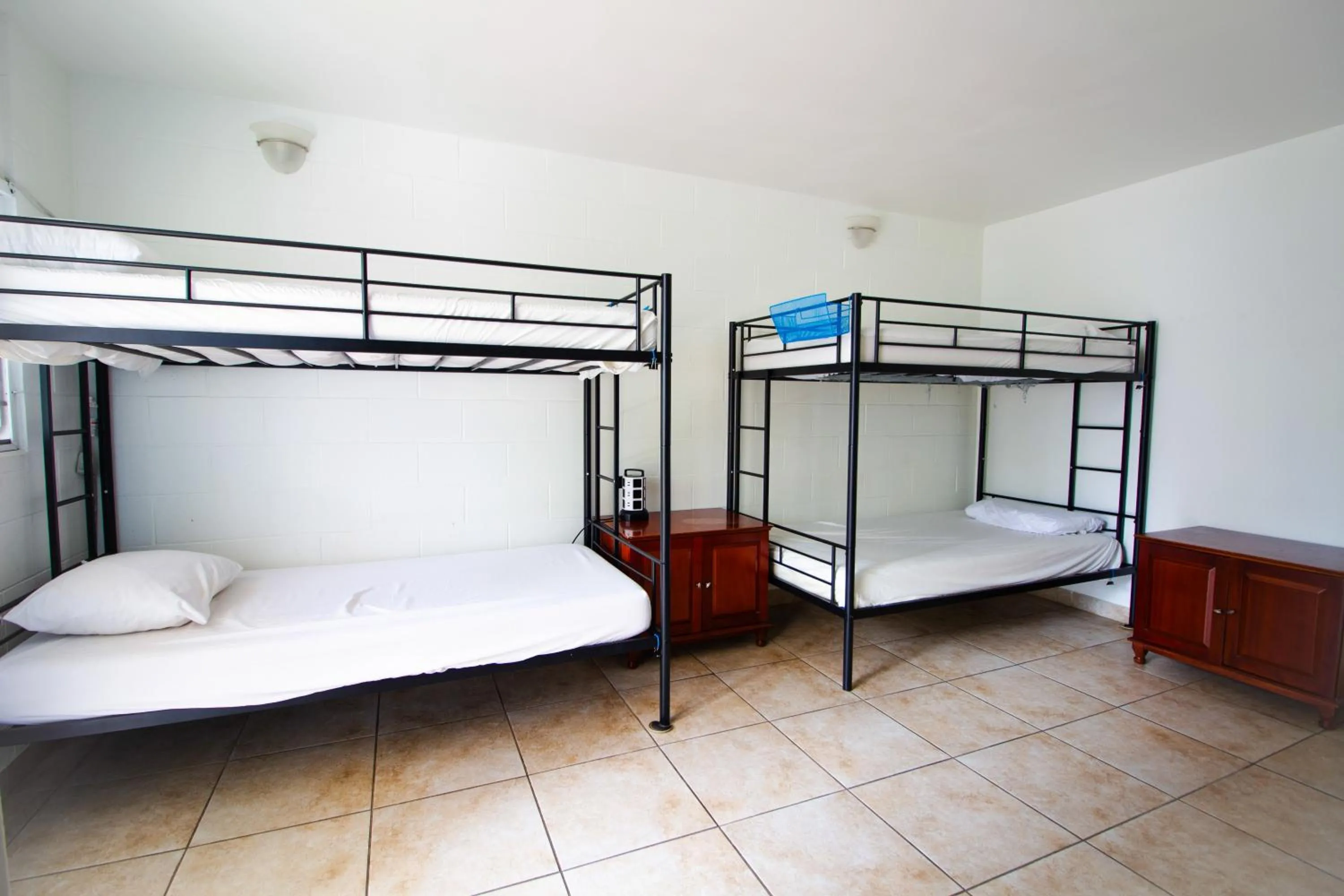 Bed in Waikiki Beachside Hostel